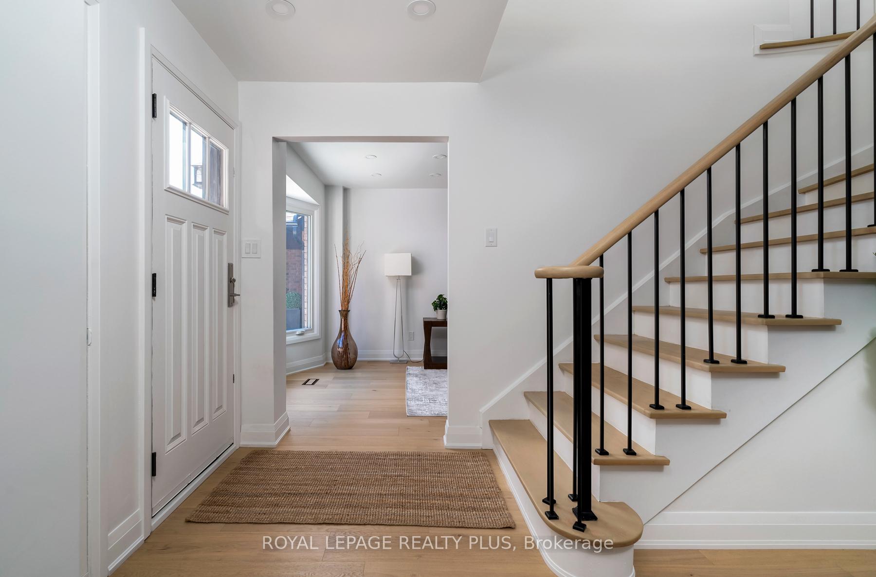 Photo 39 of 1079 Hedge Drive, Mississauga, Lakeview — HOMEH