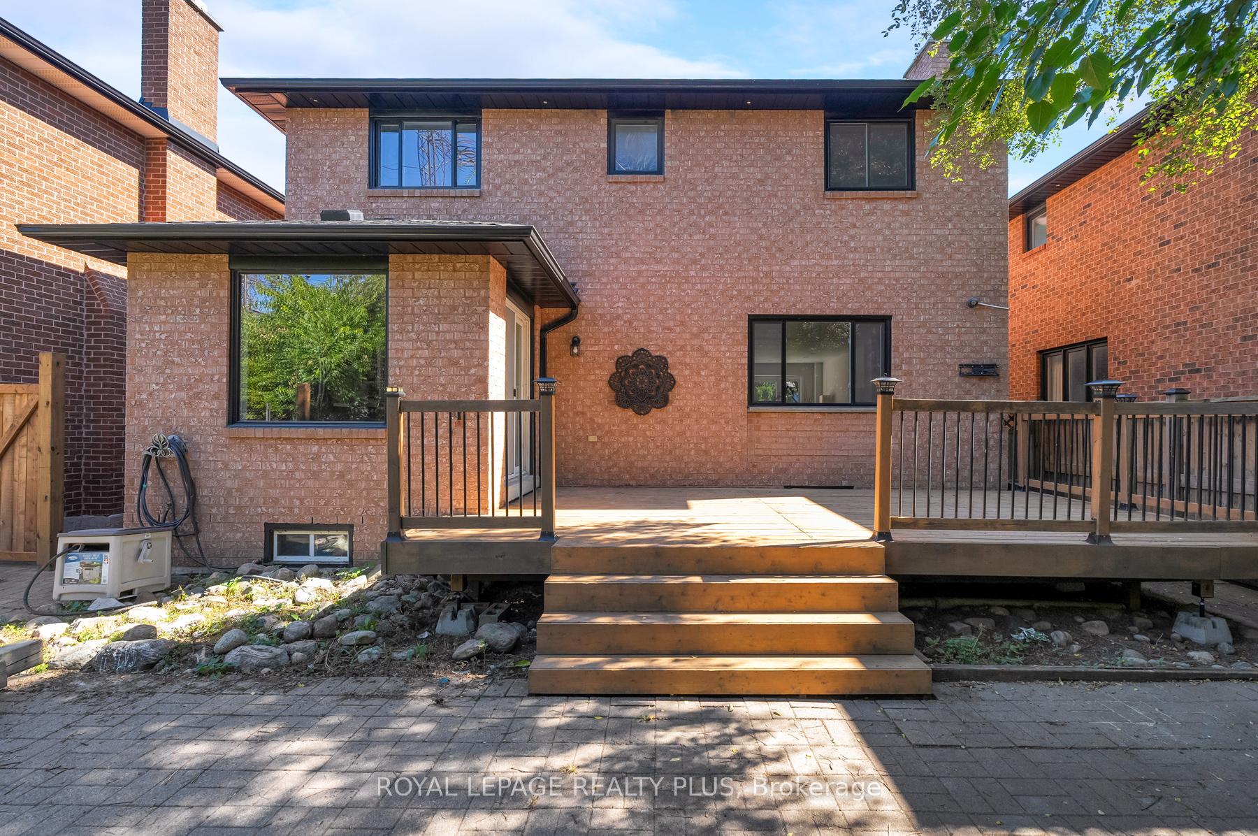 Photo 44 of 1079 Hedge Drive, Mississauga, Lakeview — HOMEH