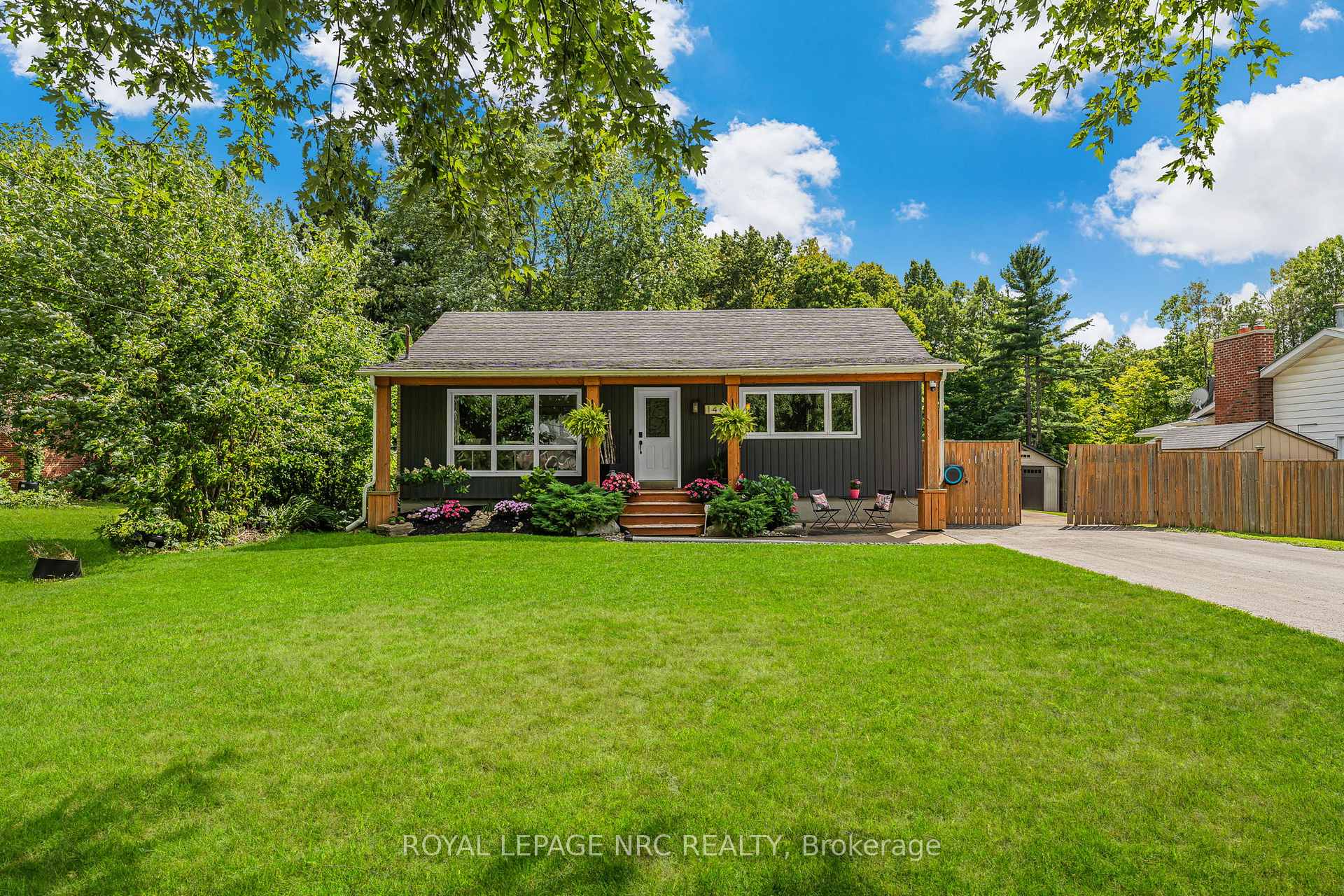 Photo 2 of 146 Merritt Road, Pelham, Fonthill — HOMEH