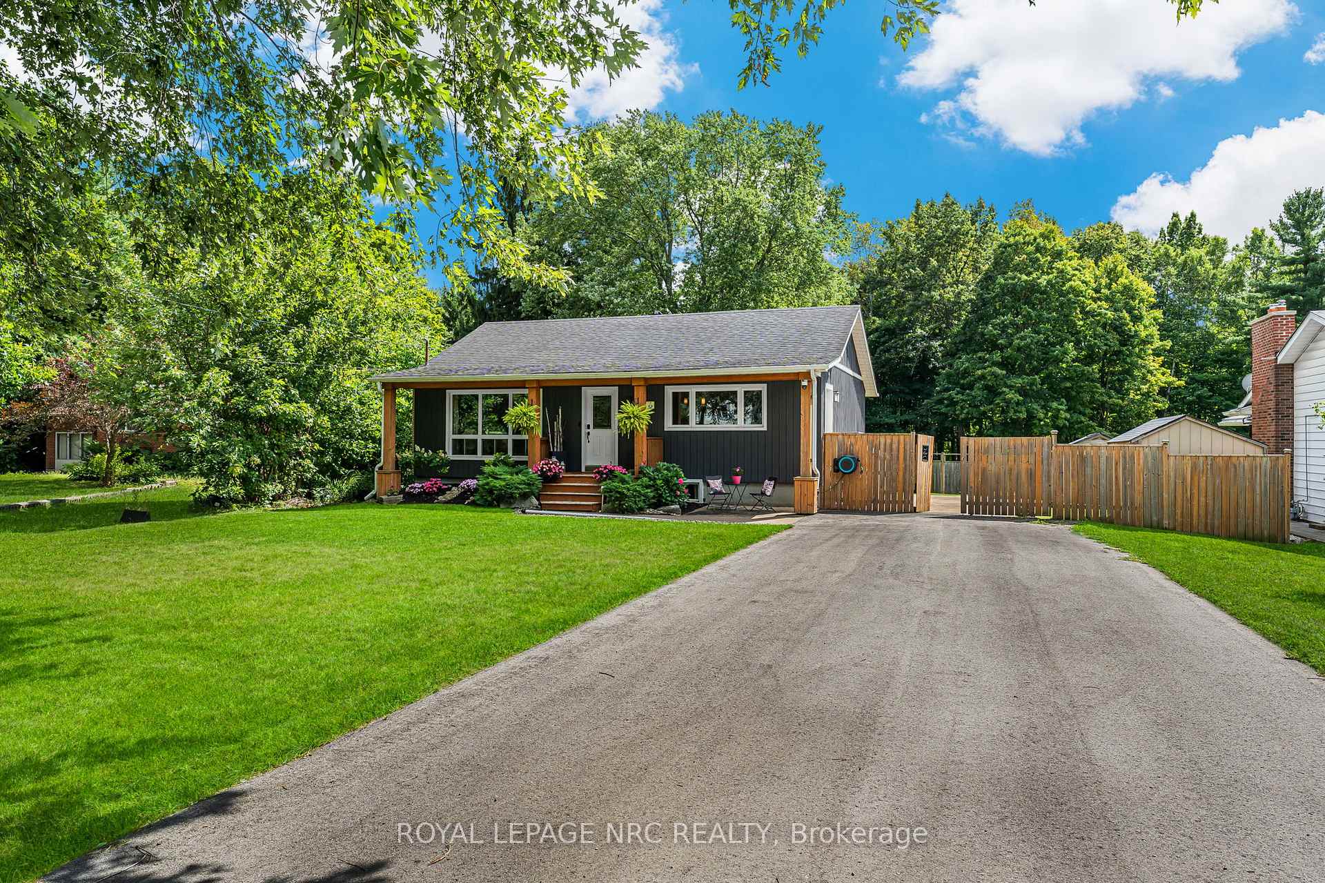 Photo 3 of 146 Merritt Road, Pelham, Fonthill — HOMEH