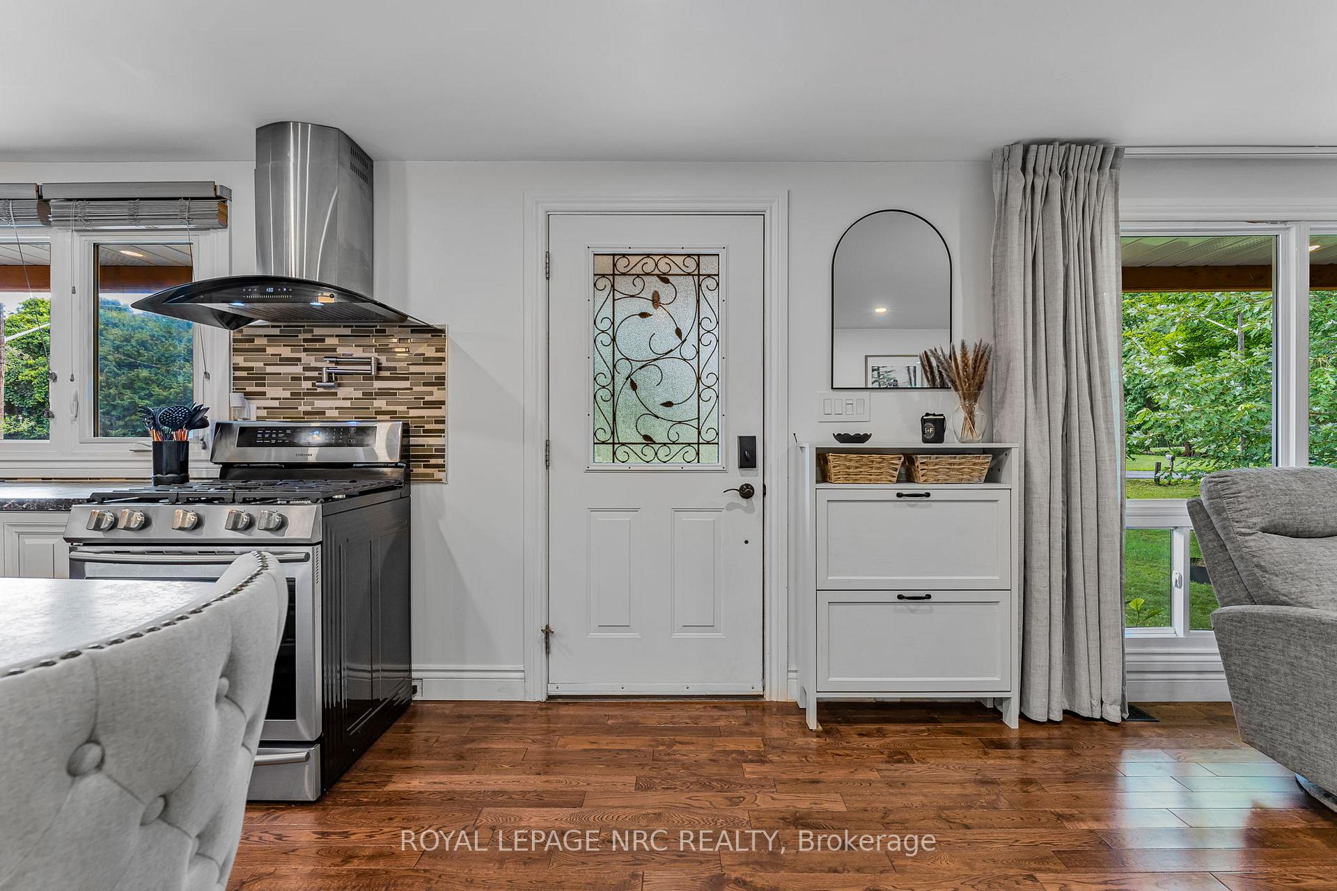 Photo 4 of 146 Merritt Road, Pelham, Fonthill — HOMEH