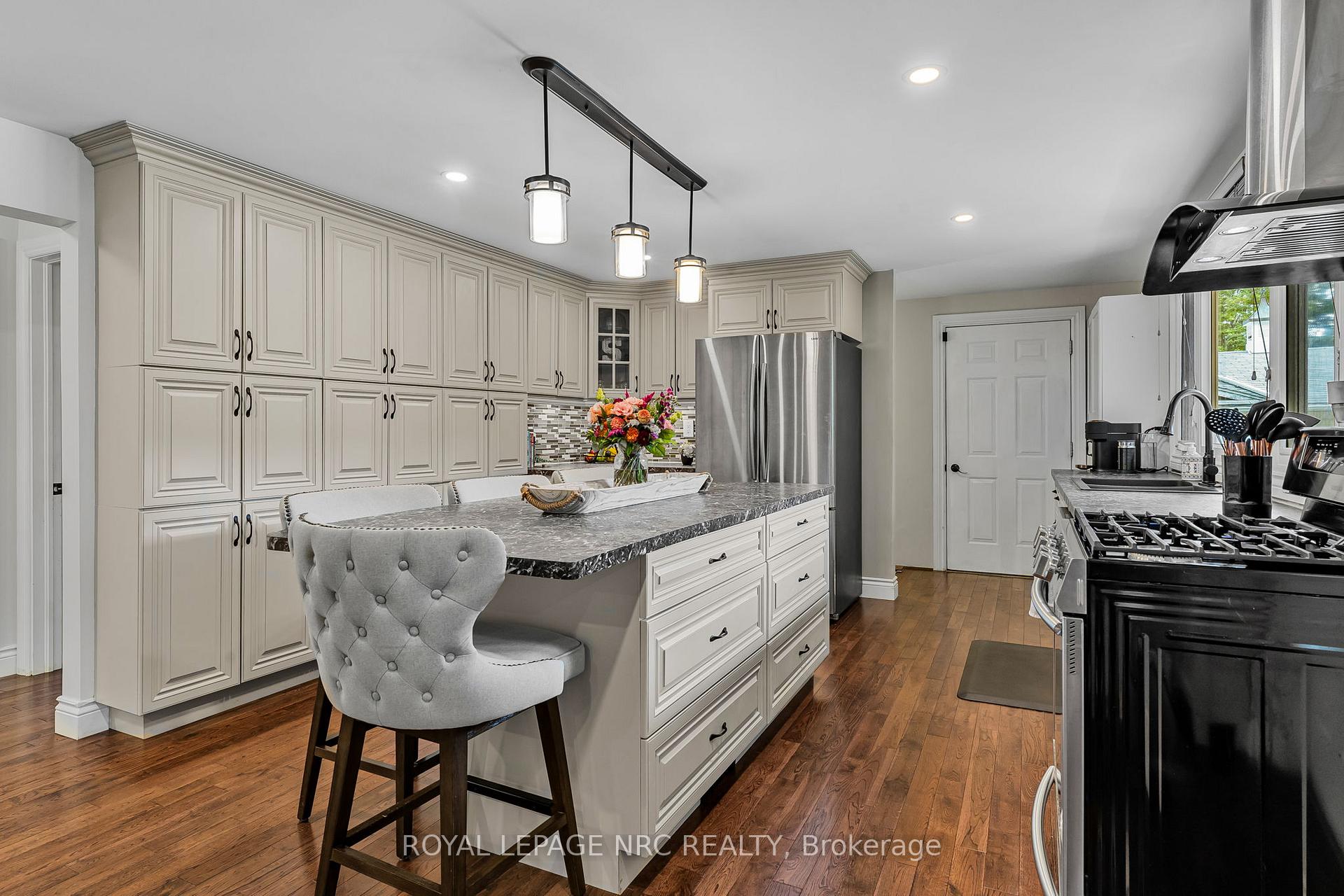 Photo 5 of 146 Merritt Road, Pelham, Fonthill — HOMEH