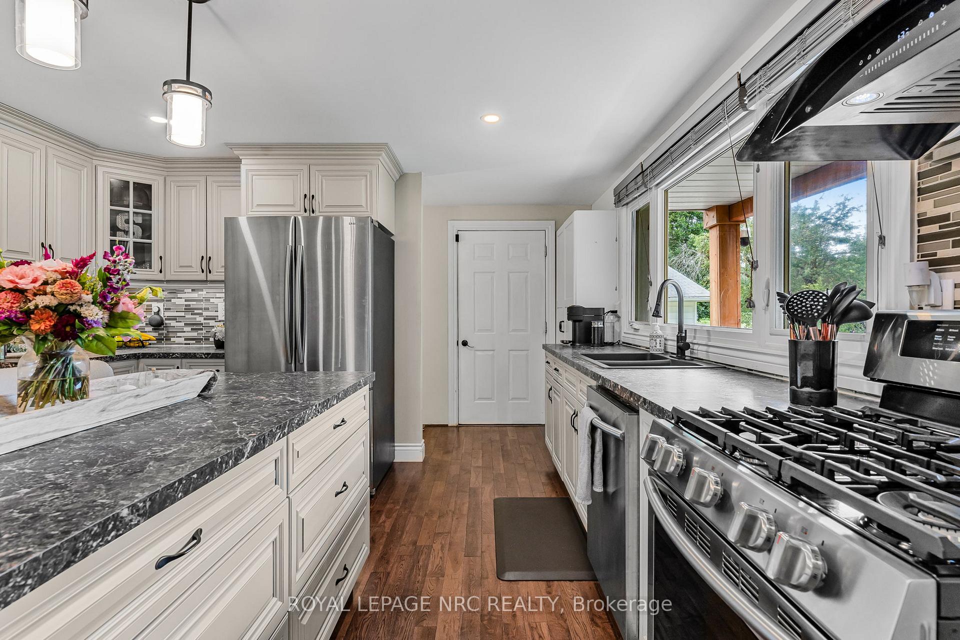 Photo 8 of 146 Merritt Road, Pelham, Fonthill — HOMEH