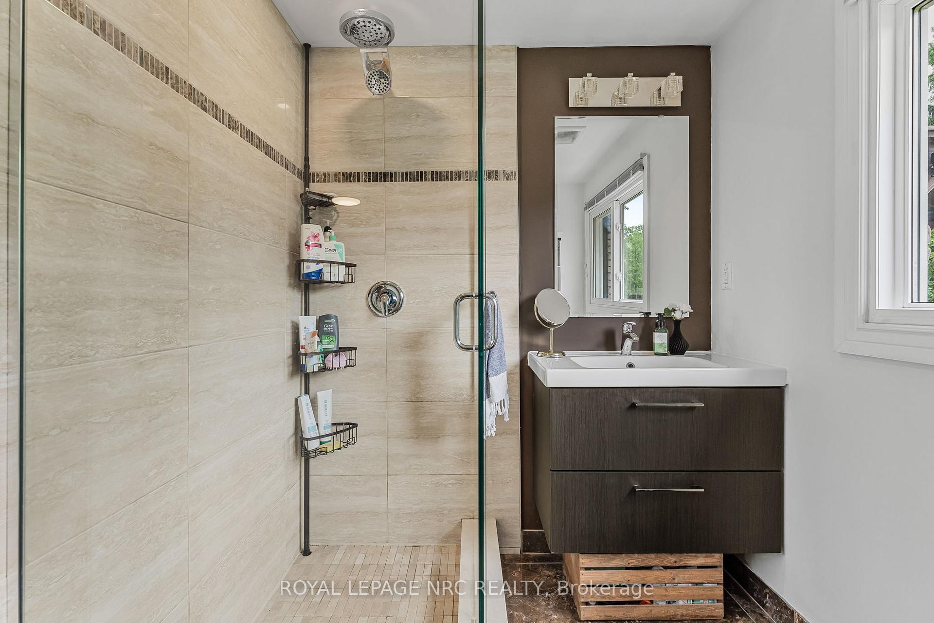 Photo 18 of 146 Merritt Road, Pelham, Fonthill — HOMEH