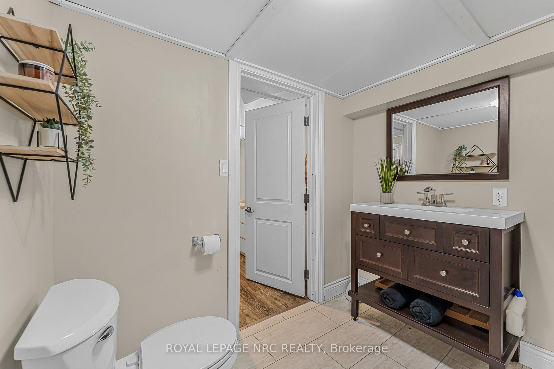 Photo 32 of 146 Merritt Road, Pelham, Fonthill — HOMEH