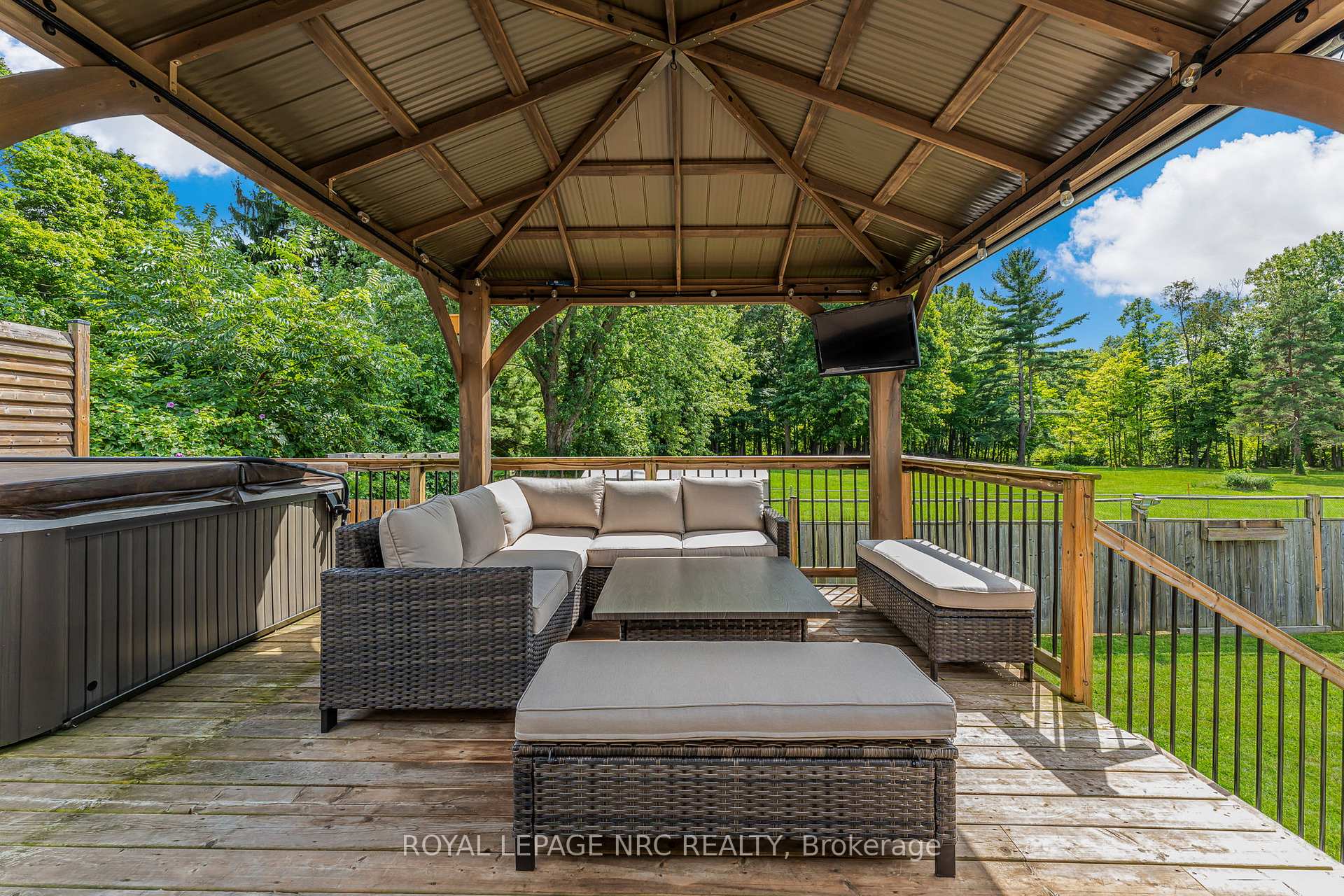 Photo 36 of 146 Merritt Road, Pelham, Fonthill — HOMEH
