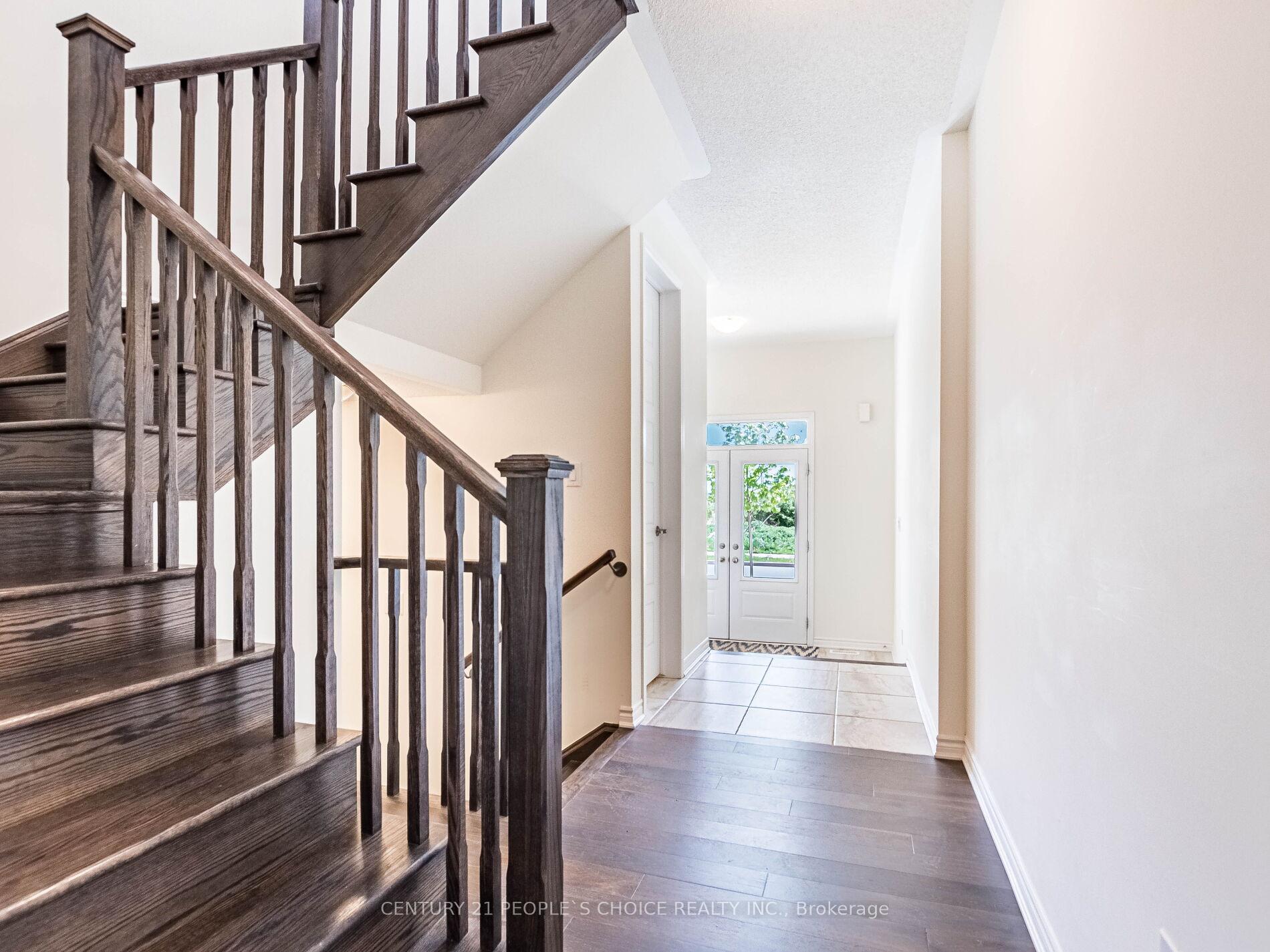 Photo 10 of 1404 Sycamore Gardens, Milton, Cobban — HOMEH