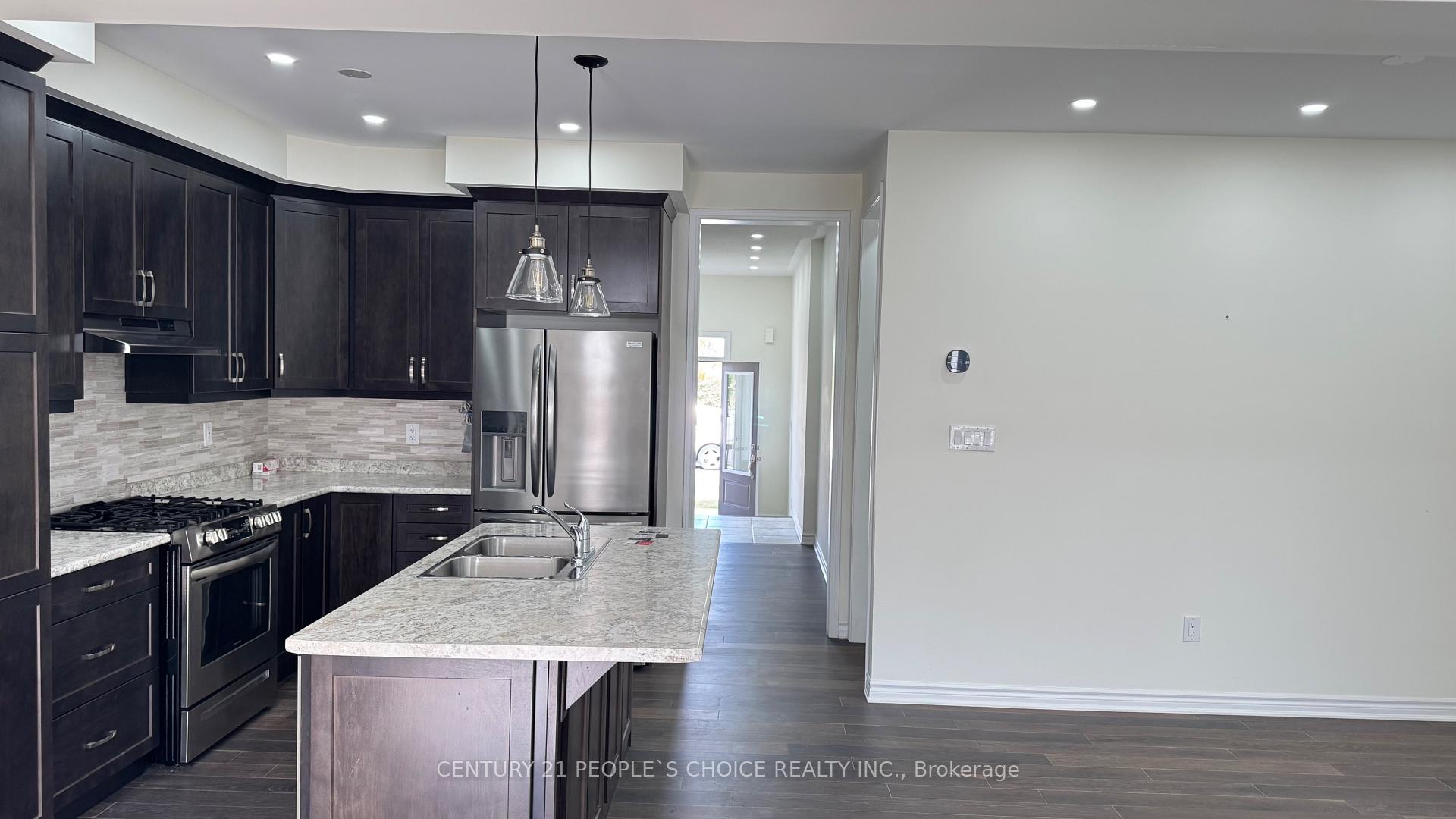 Photo 12 of 1404 Sycamore Gardens, Milton, Cobban — HOMEH