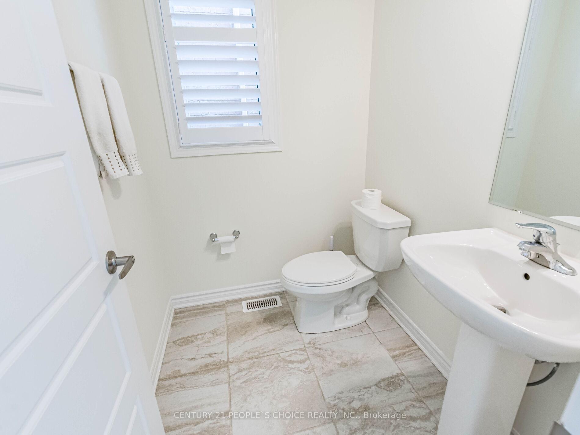Photo 14 of 1404 Sycamore Gardens, Milton, Cobban — HOMEH