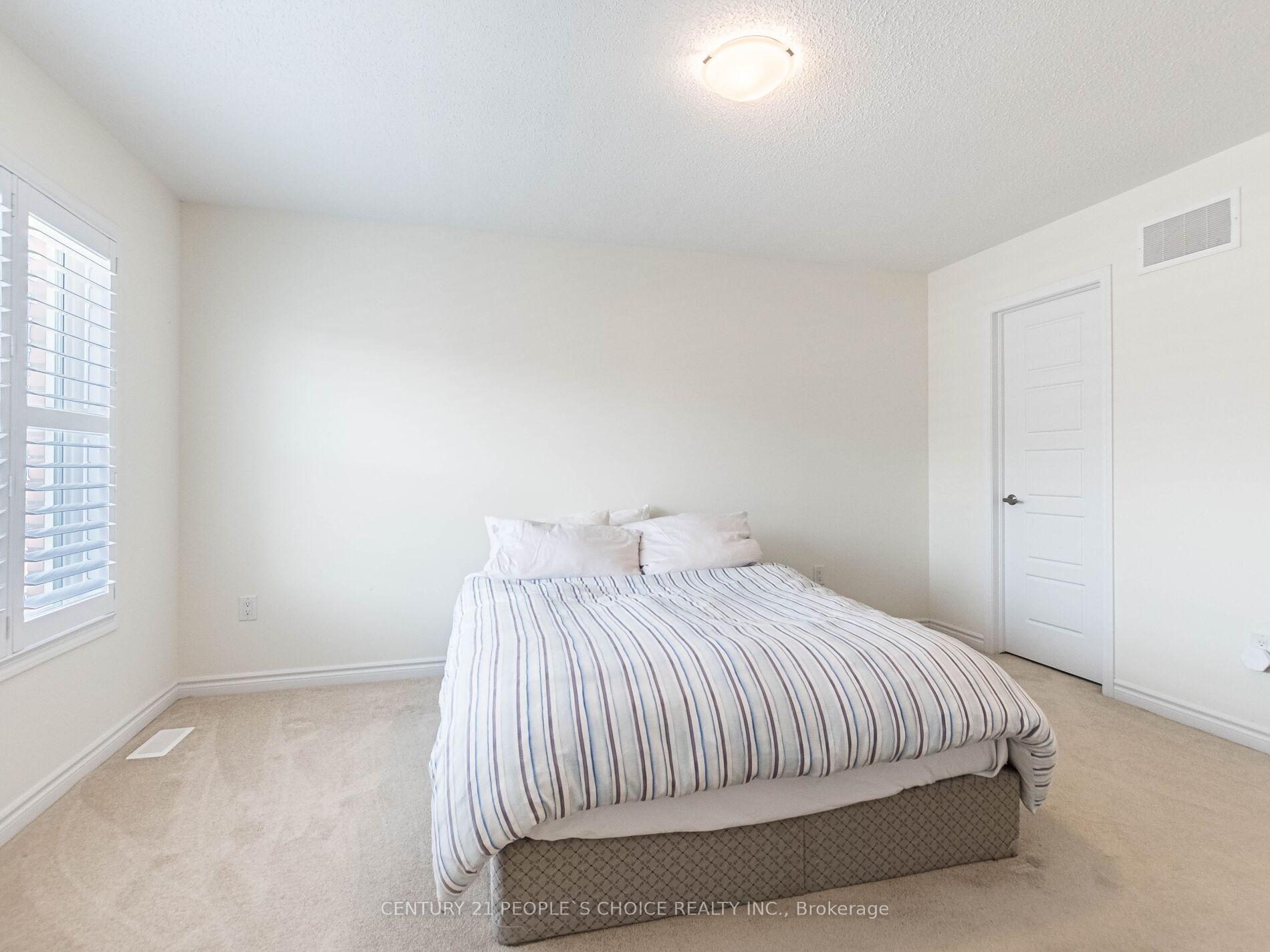 Photo 7 of 1404 Sycamore Gardens, Milton, Cobban — HOMEH