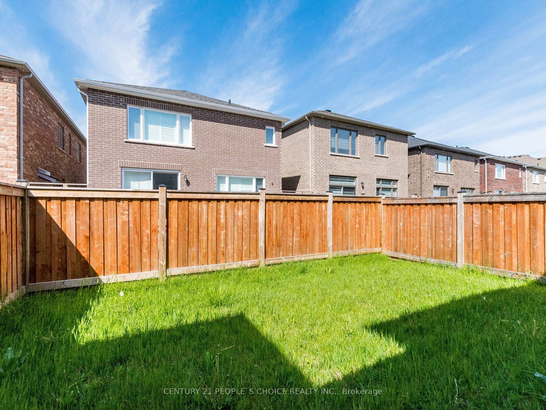 Photo 47 of 1404 Sycamore Gardens, Milton, Cobban — HOMEH