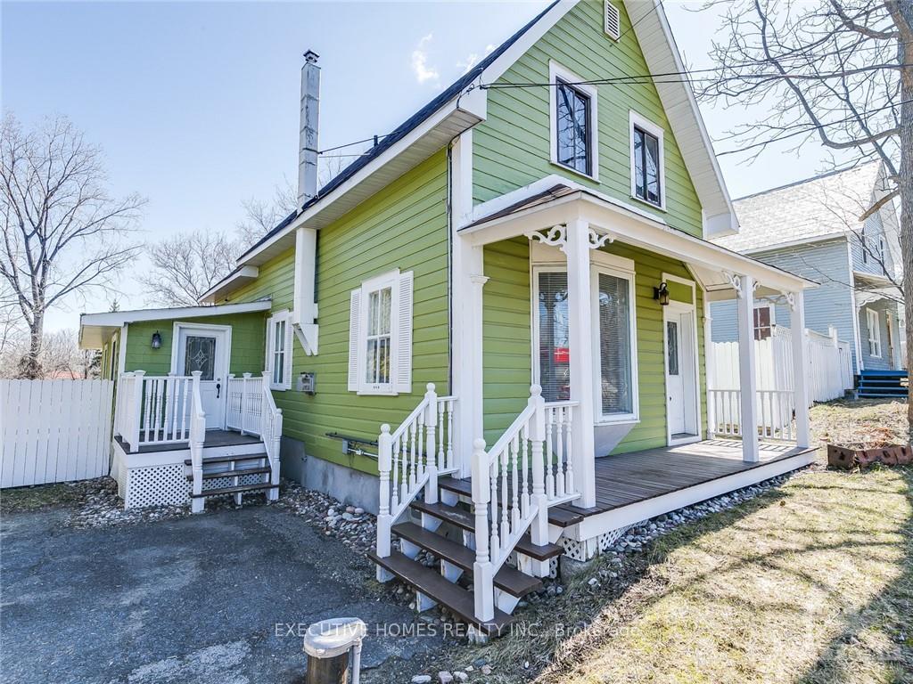 Photo 3 of 983 Cameron Street, Ottawa, Cumberland Village — HOMEH