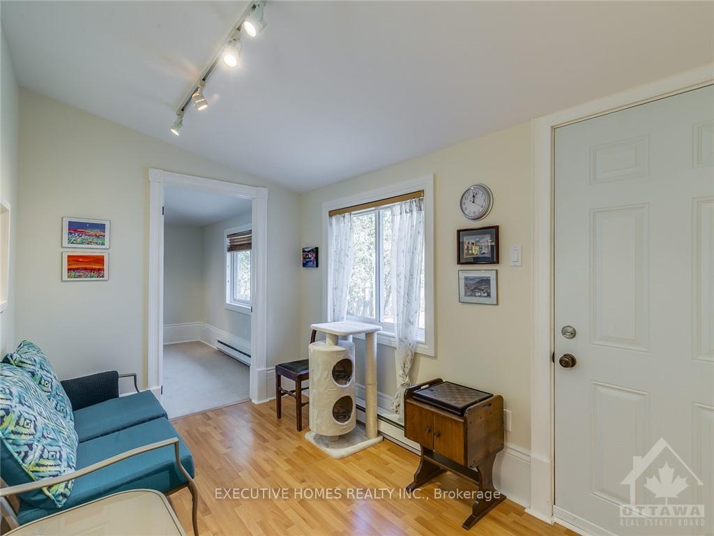 Photo 6 of 983 Cameron Street, Ottawa, Cumberland Village — HOMEH