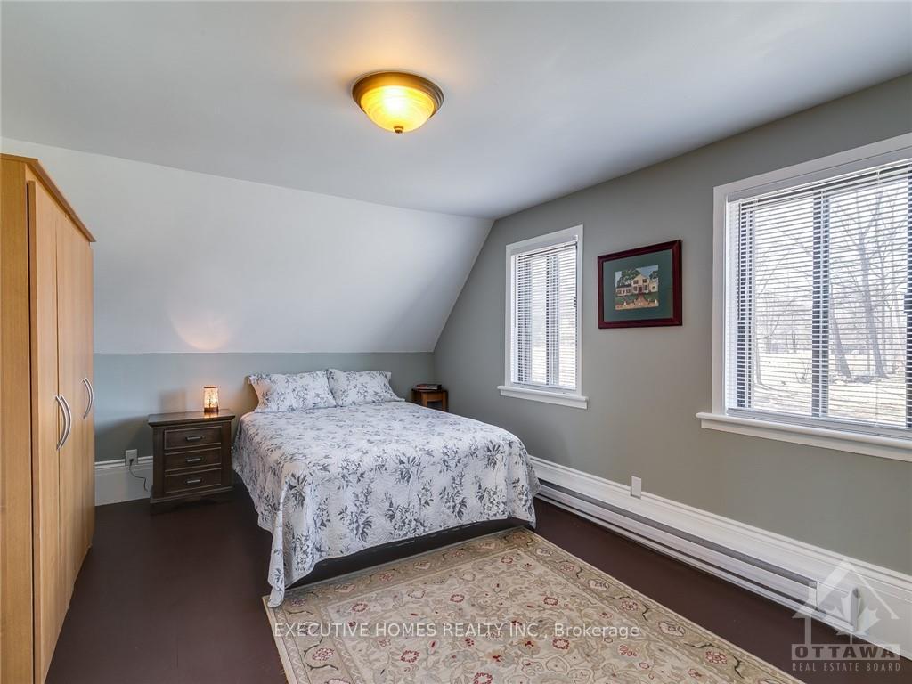 Photo 8 of 983 Cameron Street, Ottawa, Cumberland Village — HOMEH
