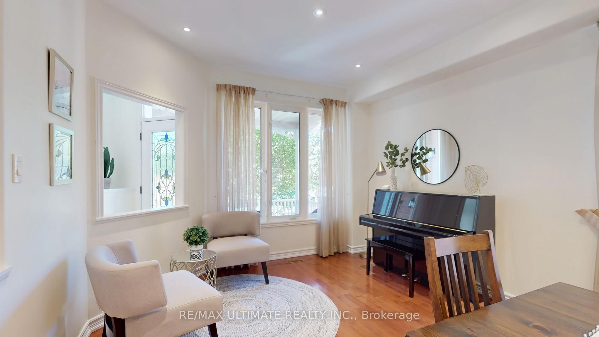 Photo 4 of 7013 Lessard Lane, Mississauga, Meadowvale Village — HOMEH