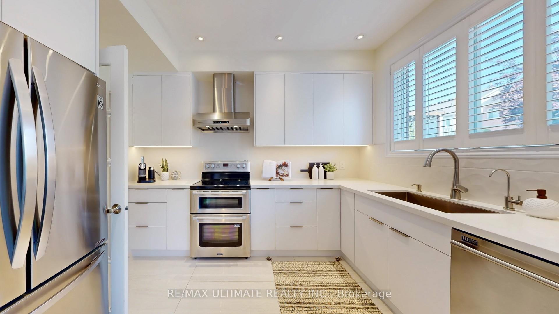 Photo 8 of 7013 Lessard Lane, Mississauga, Meadowvale Village — HOMEH