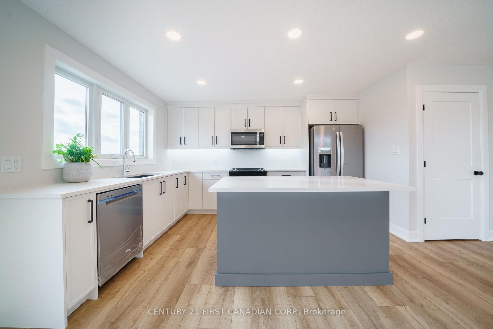 Photo 6 of 36 Postma Crescent, North Middlesex, Alisa Craig — HOMEH