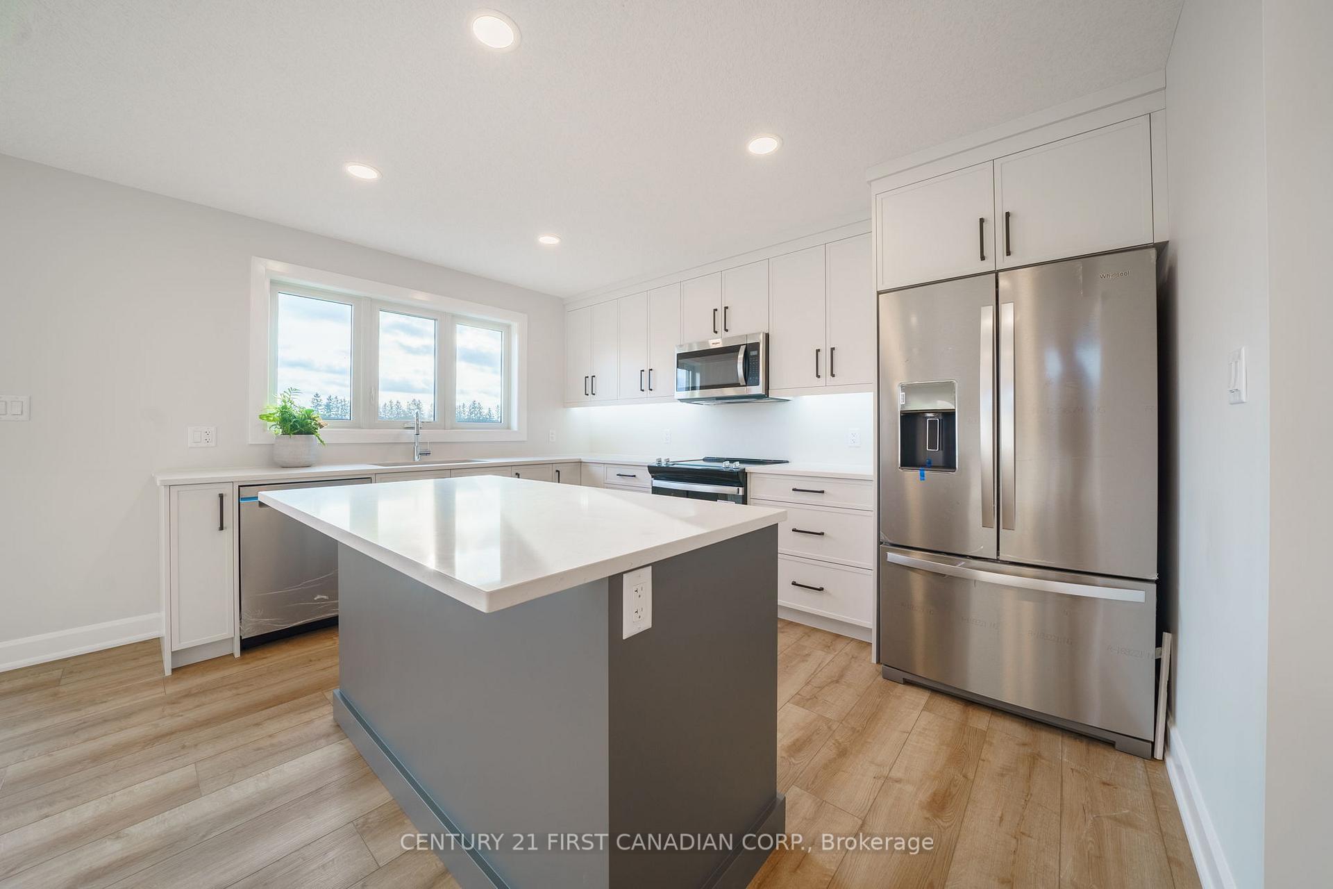 Photo 7 of 36 Postma Crescent, North Middlesex, Alisa Craig — HOMEH