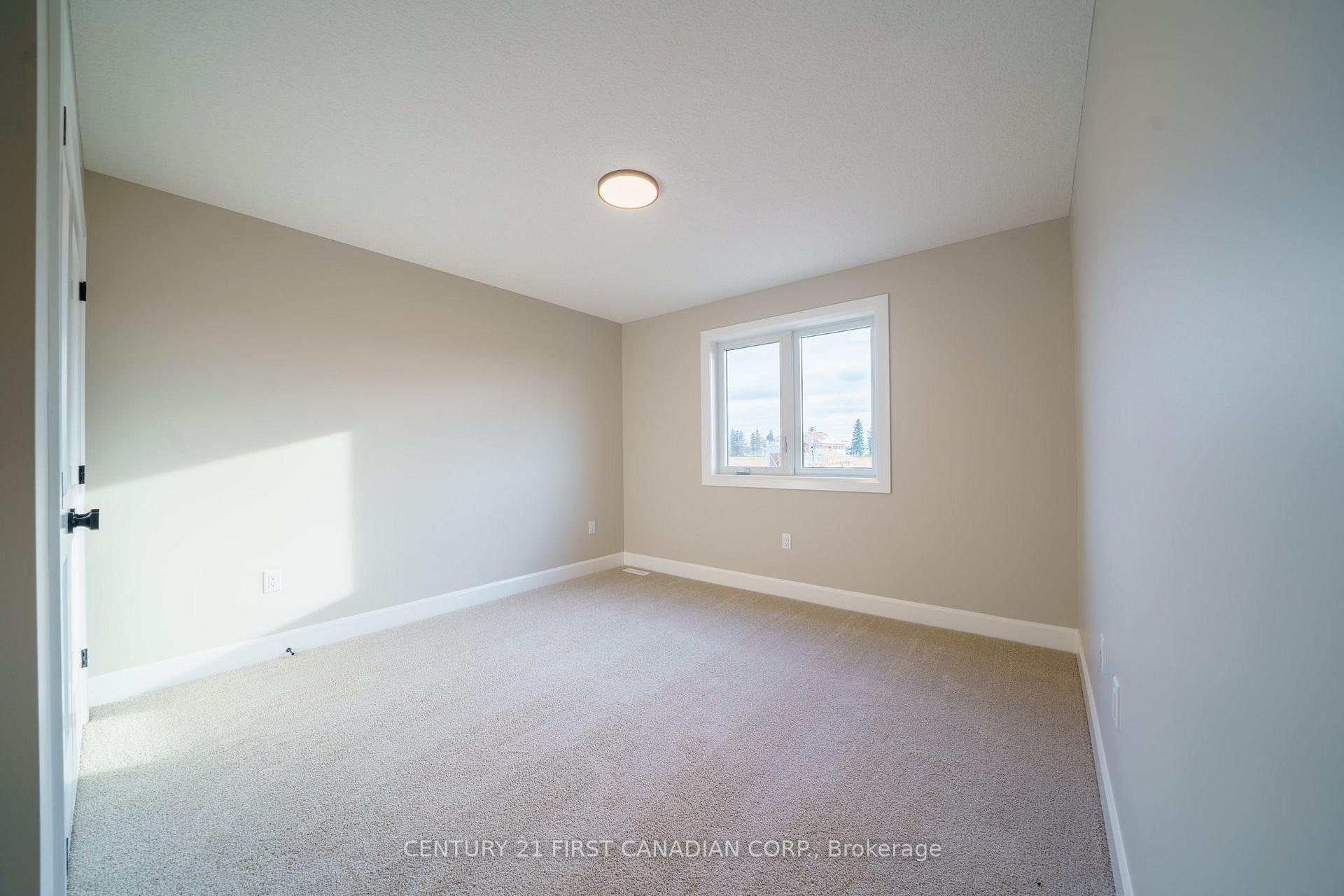 Photo 21 of 36 Postma Crescent, North Middlesex, Alisa Craig — HOMEH