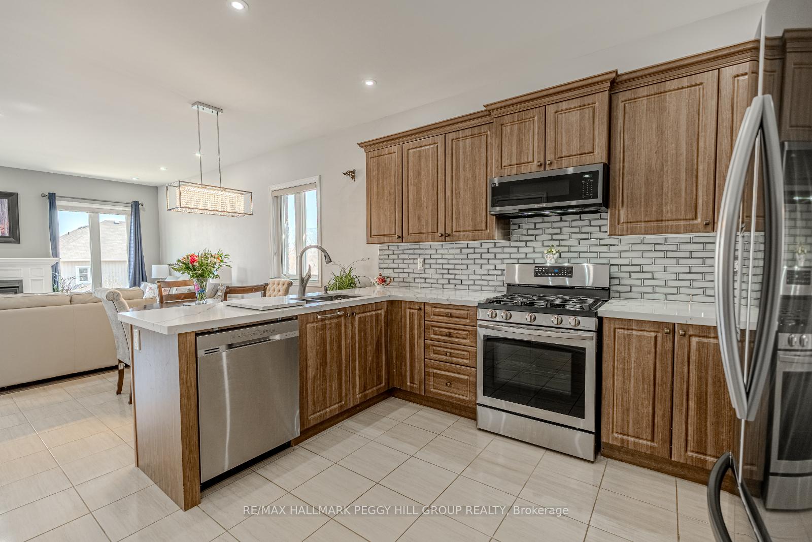 Photo 6 of 3069 Monarch Drive, Orillia — HOMEH