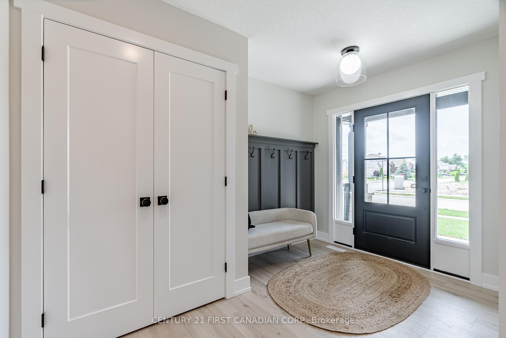 Photo 3 of 38 Postma Crescent, North Middlesex, Alisa Craig — HOMEH