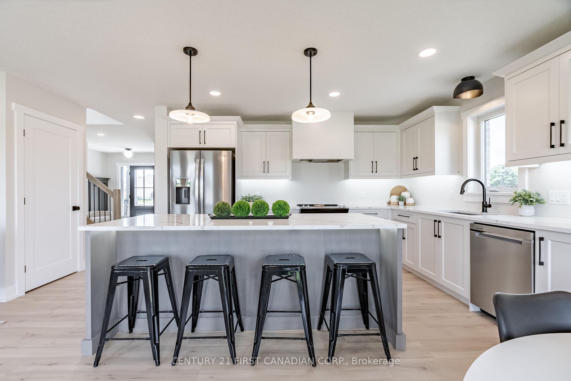 Photo 12 of 38 Postma Crescent, North Middlesex, Alisa Craig — HOMEH
