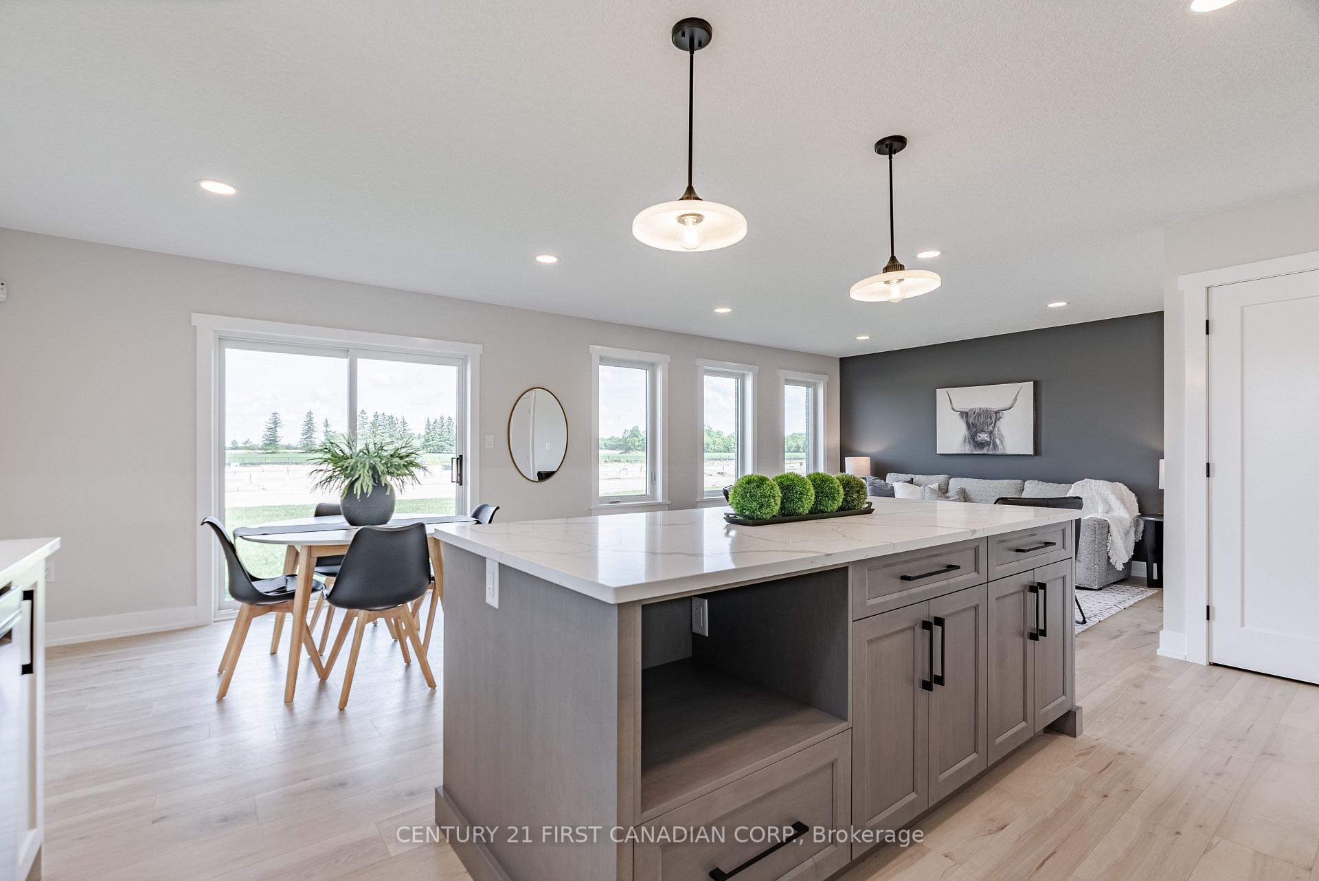 Photo 16 of 38 Postma Crescent, North Middlesex, Alisa Craig — HOMEH