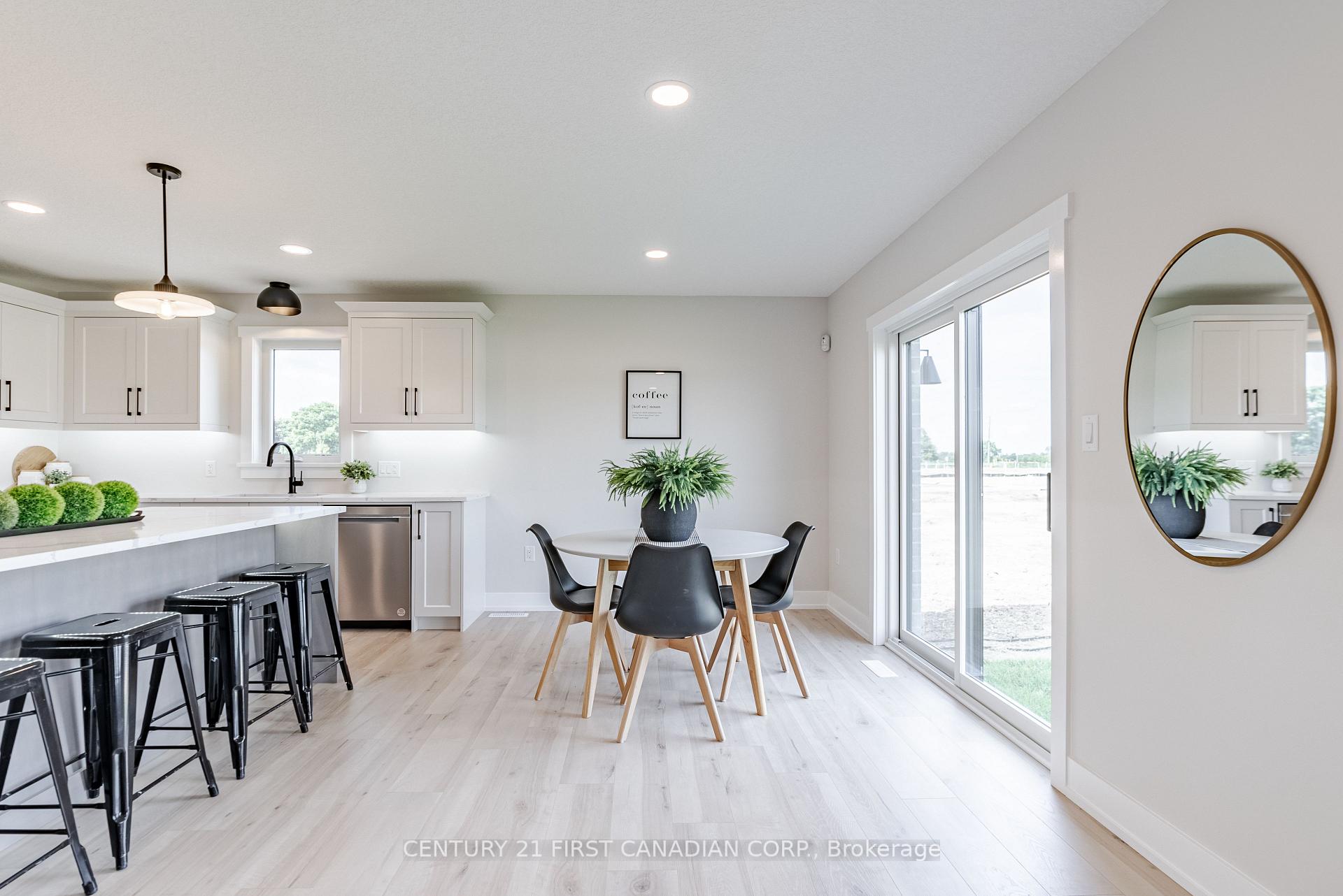 Photo 20 of 38 Postma Crescent, North Middlesex, Alisa Craig — HOMEH