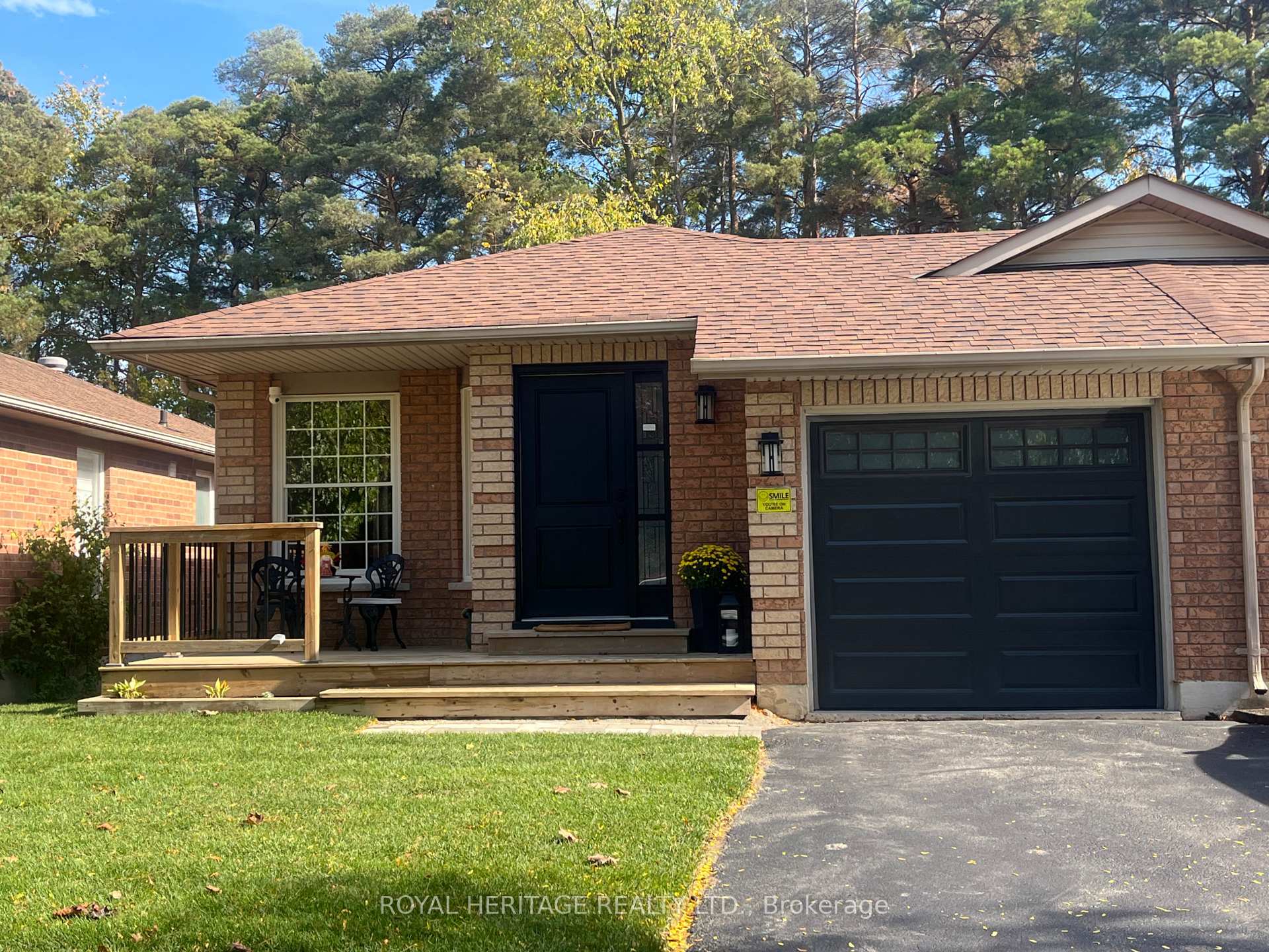 Photo 2 of 71 Kate Aitken Crescent, New Tecumseth, Beeton — HOMEH