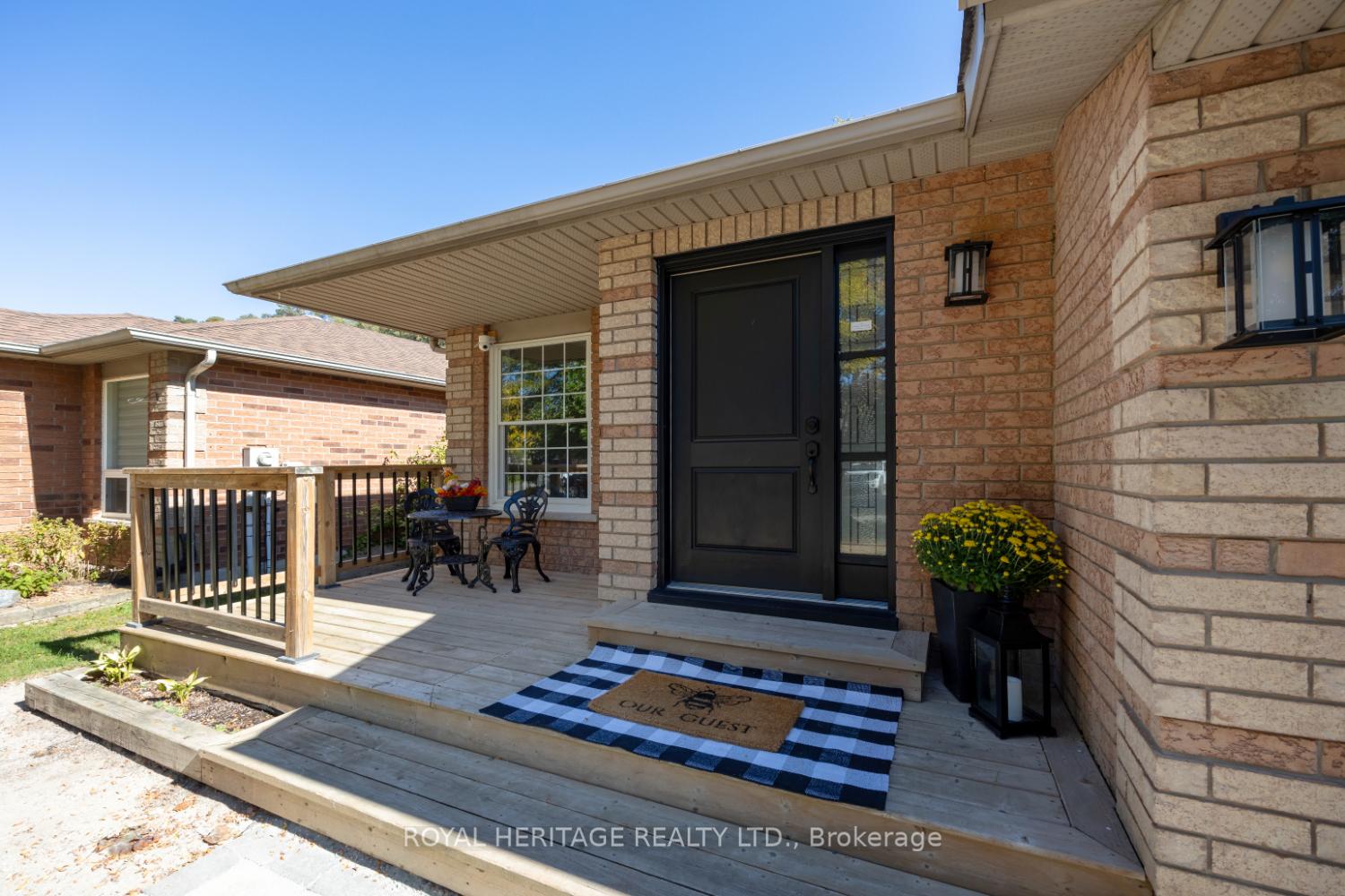 Photo 3 of 71 Kate Aitken Crescent, New Tecumseth, Beeton — HOMEH