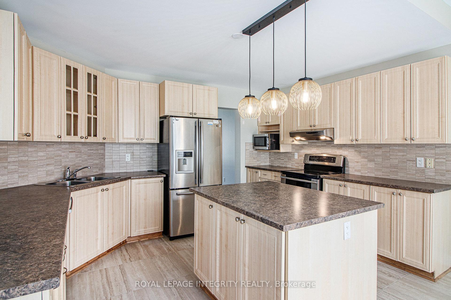 Photo 15 of 324 Branthaven Street, Ottawa, Avalon East — HOMEH