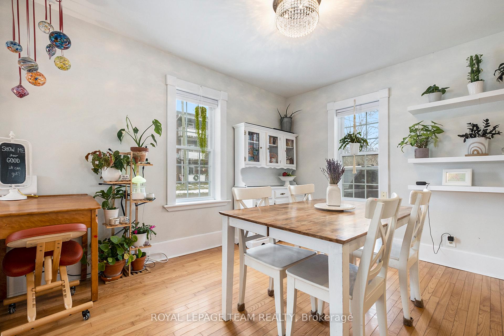 Photo 8 of 535 Albert Street, North Dundas, Winchester — HOMEH