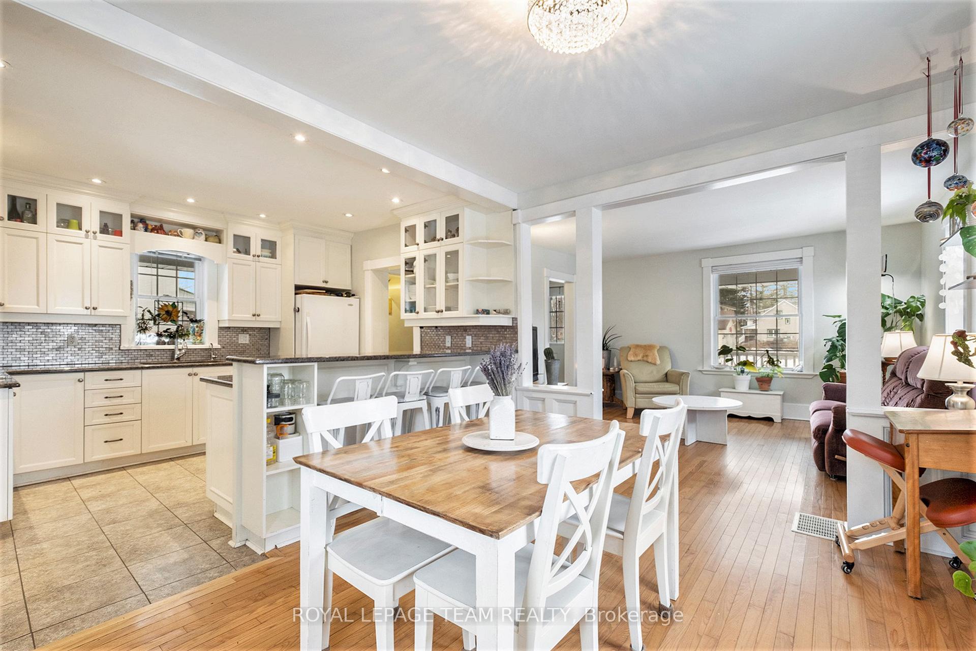 Photo 9 of 535 Albert Street, North Dundas, Winchester — HOMEH