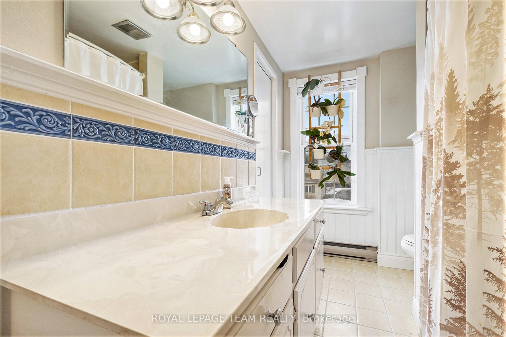 Photo 20 of 535 Albert Street, North Dundas, Winchester — HOMEH