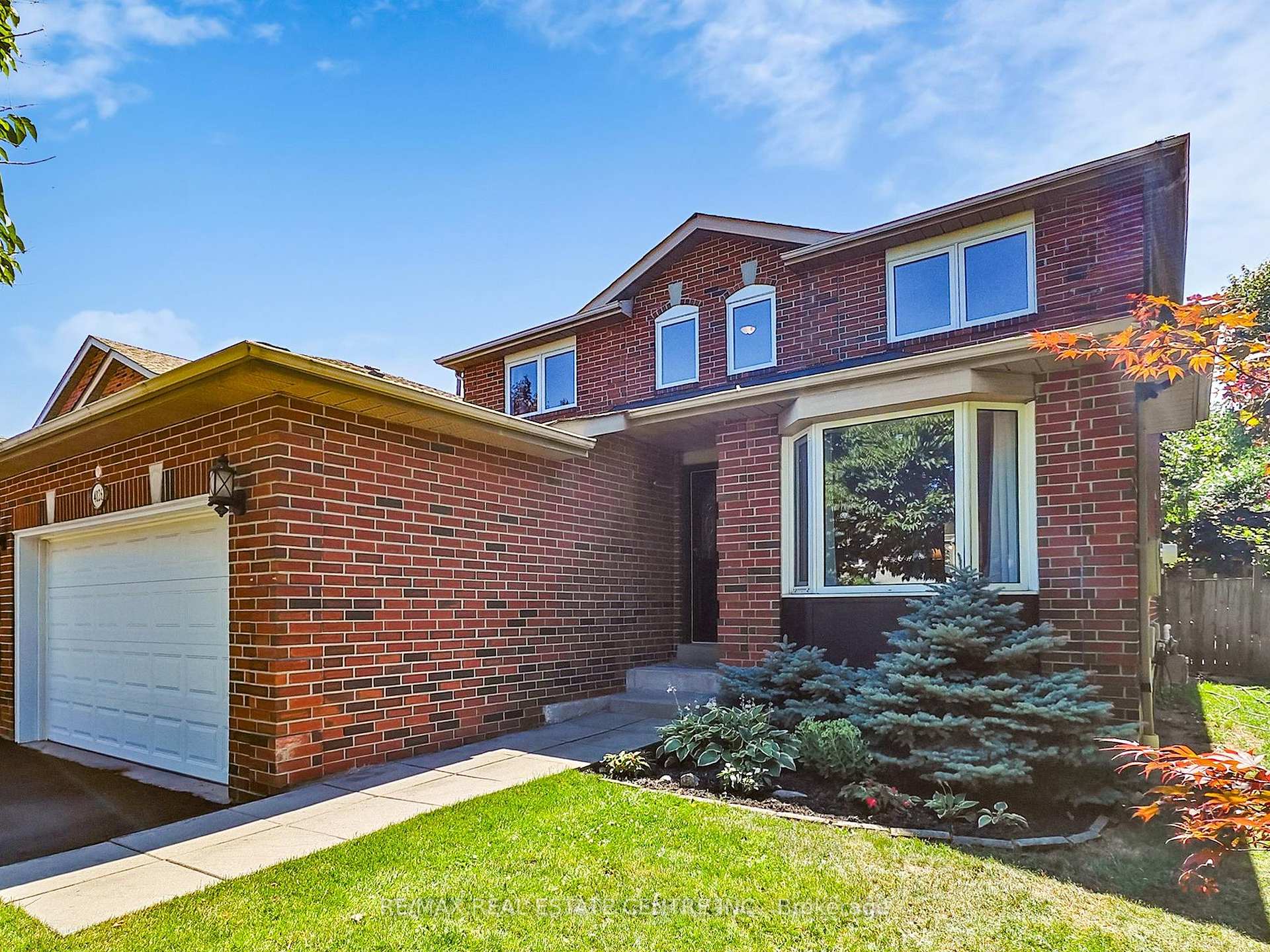 Photo 3 of 4026 Renfrew Crescent, Mississauga, Erin Mills — HOMEH