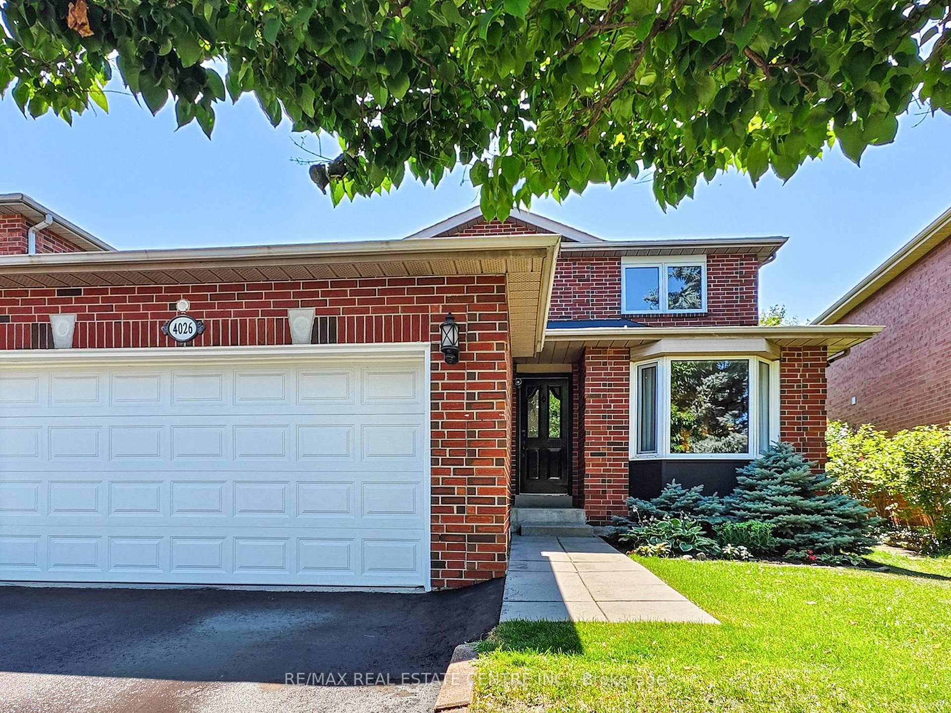 Photo 4 of 4026 Renfrew Crescent, Mississauga, Erin Mills — HOMEH