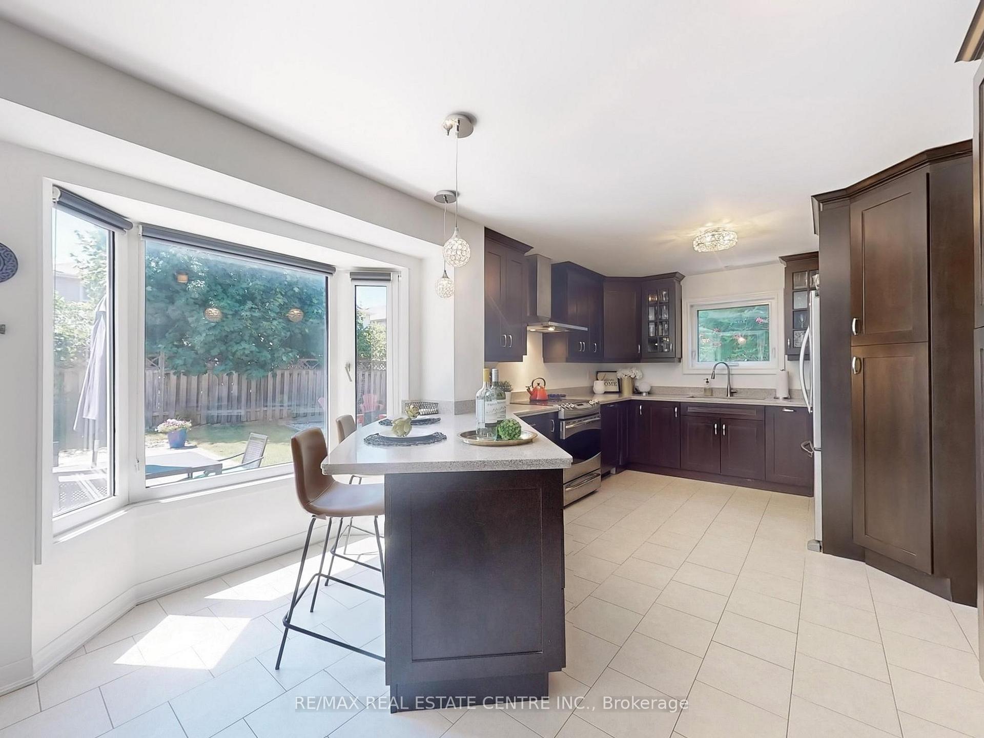 Photo 15 of 4026 Renfrew Crescent, Mississauga, Erin Mills — HOMEH