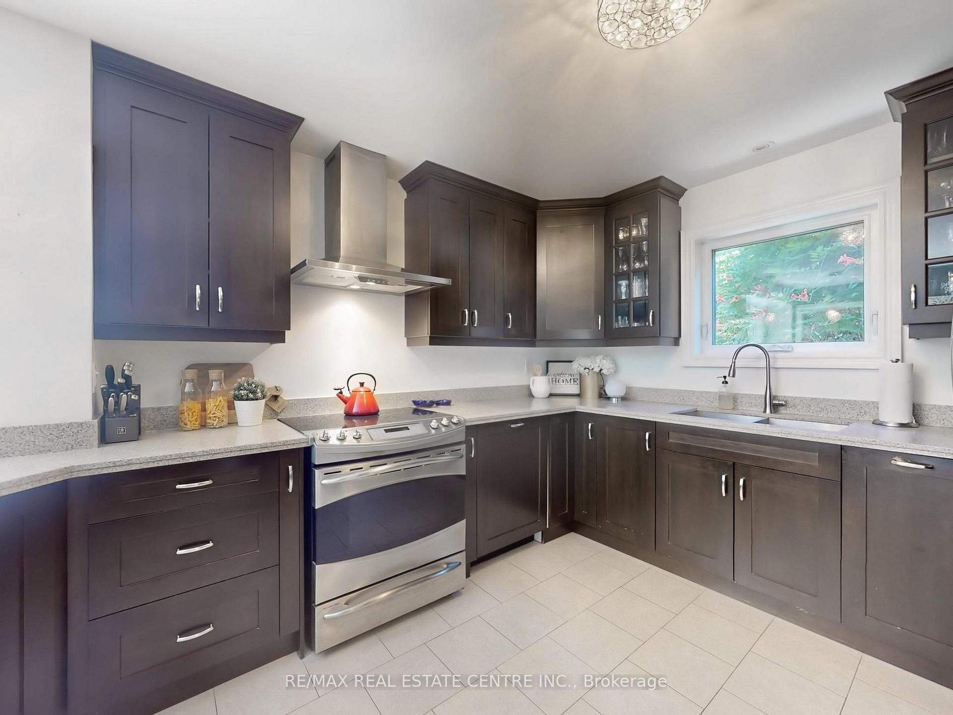 Photo 16 of 4026 Renfrew Crescent, Mississauga, Erin Mills — HOMEH