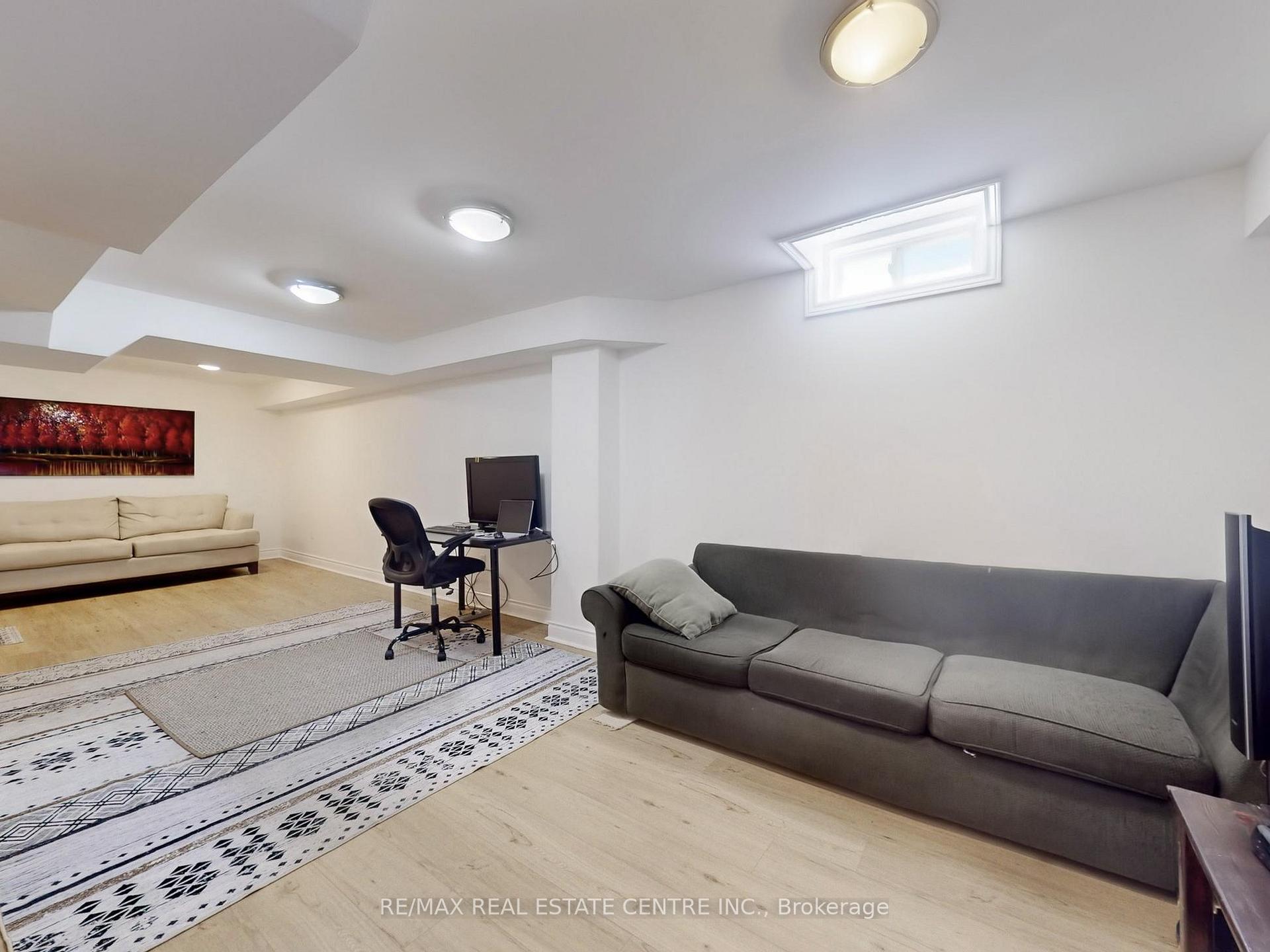 Photo 37 of 4026 Renfrew Crescent, Mississauga, Erin Mills — HOMEH