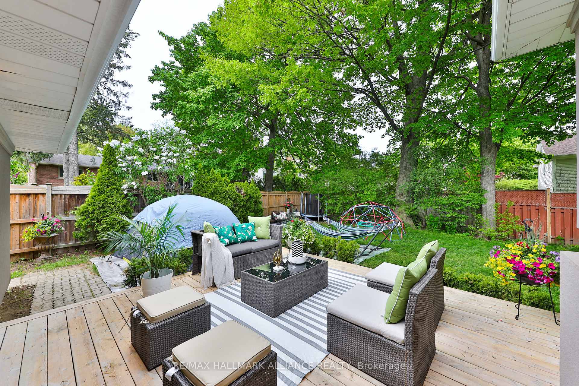 Photo 3 of 495 Brookmill Road, Oakville, Ford — HOMEH