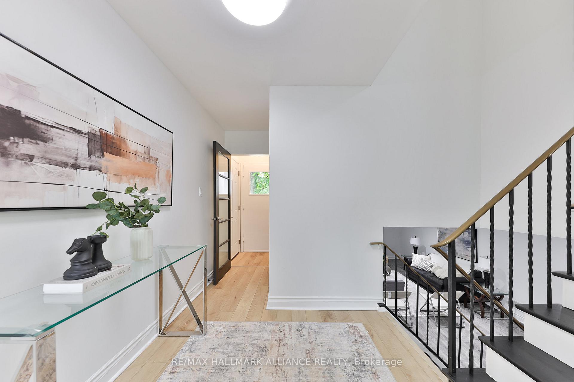 Photo 4 of 495 Brookmill Road, Oakville, Ford — HOMEH