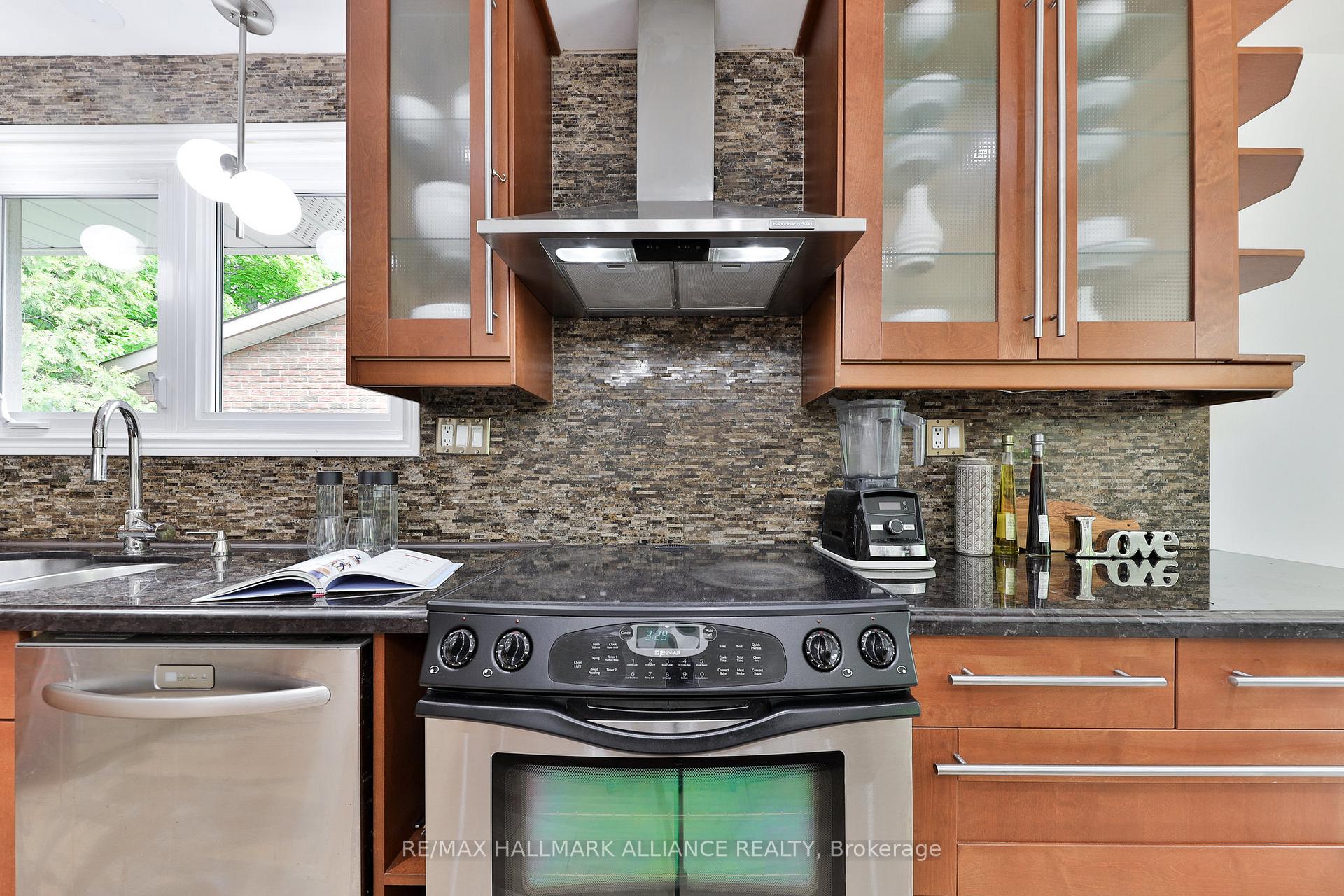 Photo 11 of 495 Brookmill Road, Oakville, Ford — HOMEH