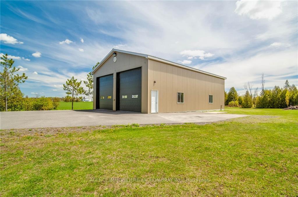 Photo 2 of 21410 County Rd 10, North Glengarry, North Glengarry (Lochiel) Twp — HOMEH