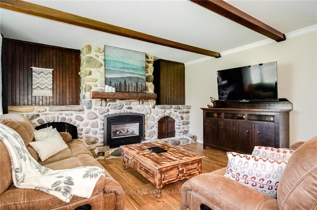 Photo 8 of 21410 County Rd 10, North Glengarry, North Glengarry (Lochiel) Twp — HOMEH