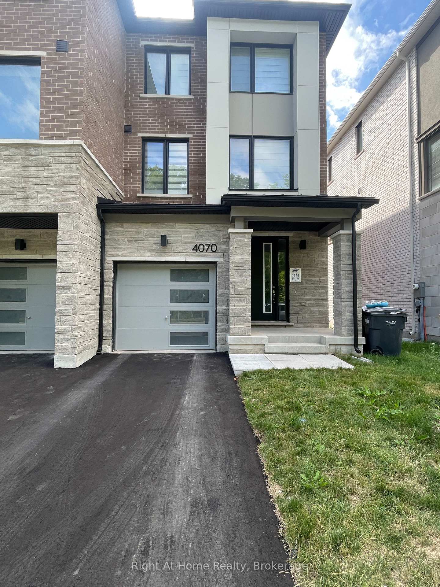 Photo 1 of 4070 Kadic Terrace, Mississauga, Churchill Meadows — HOMEH