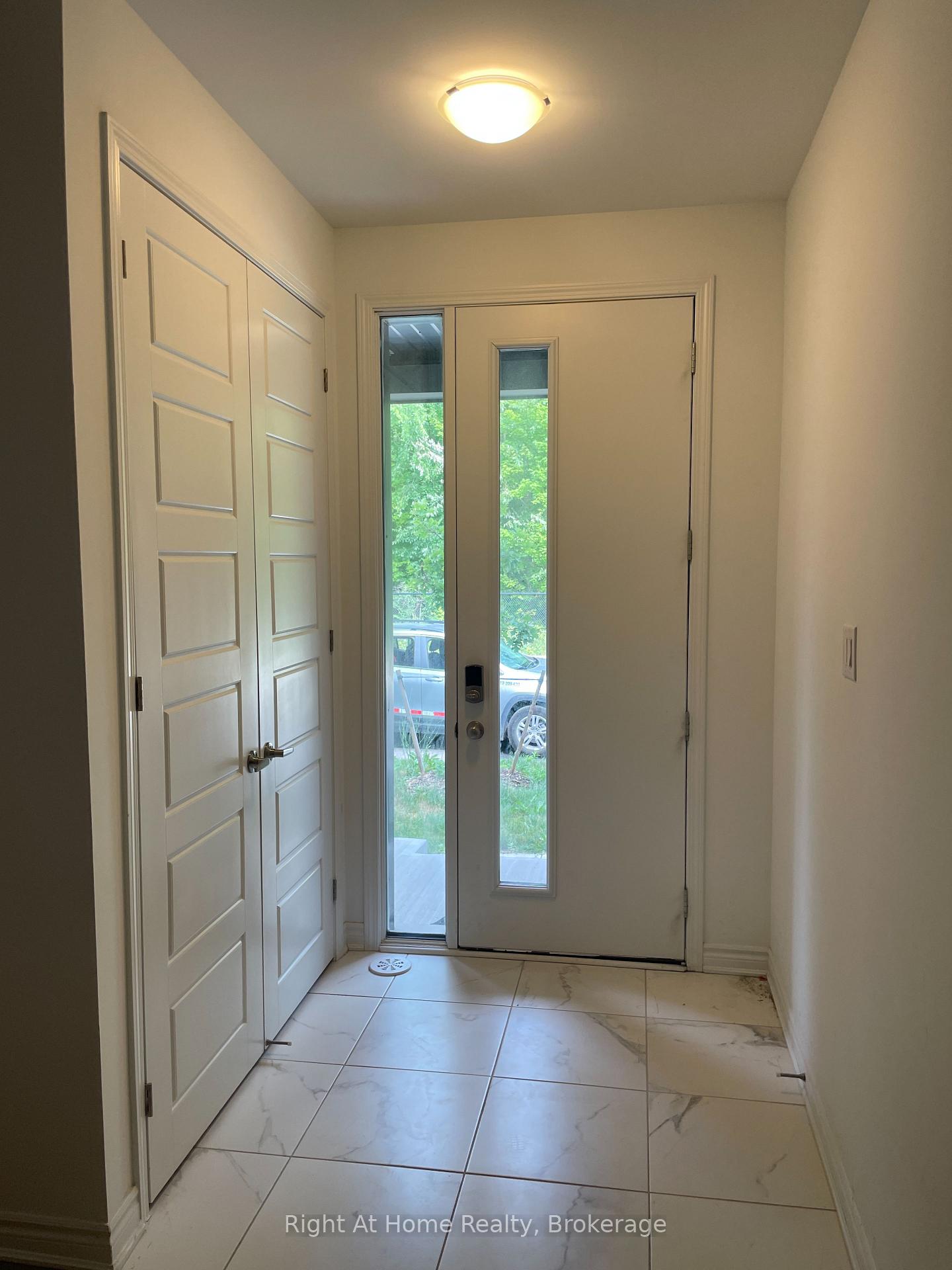 Photo 4 of 4070 Kadic Terrace, Mississauga, Churchill Meadows — HOMEH