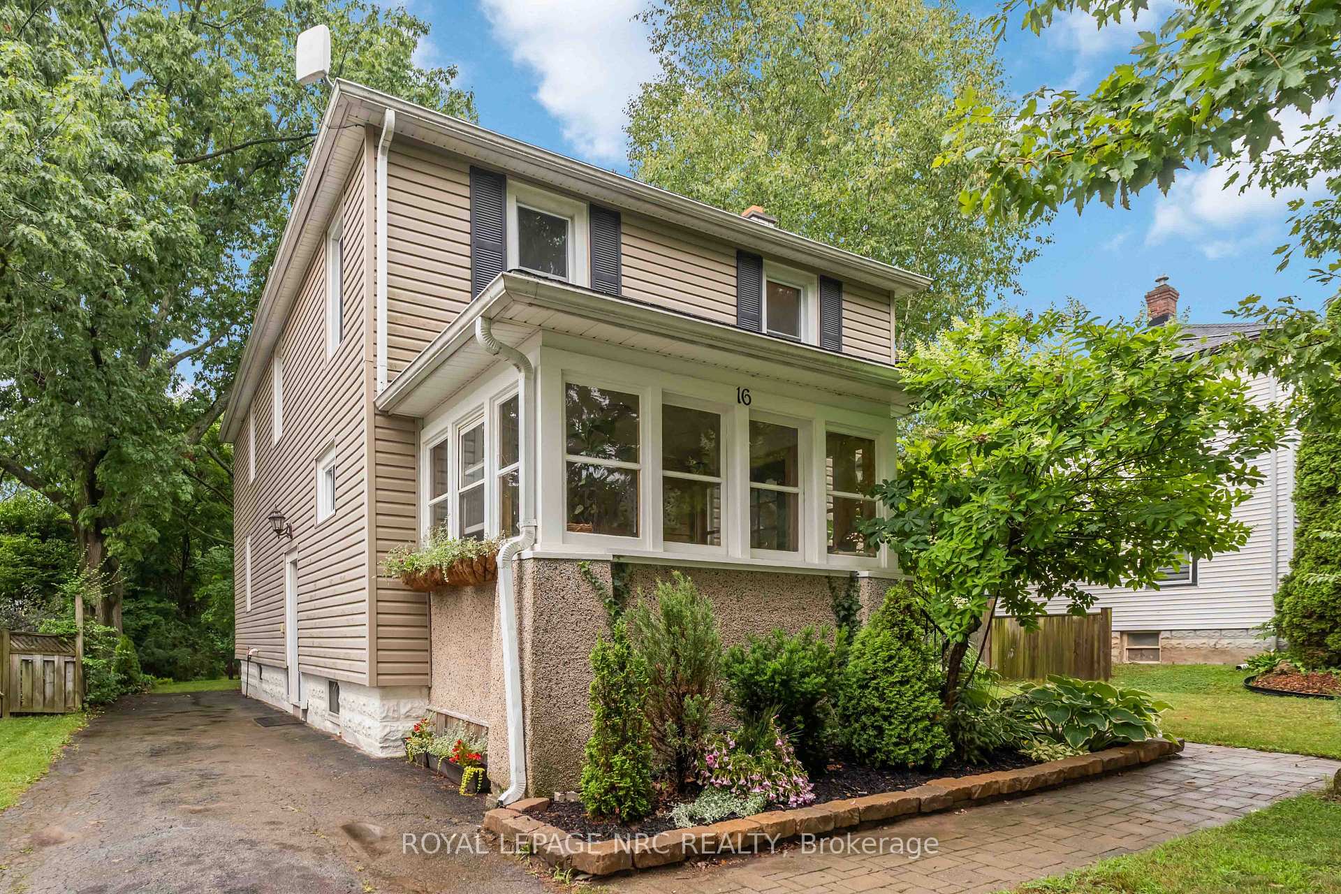 Photo 1 of 16 College Street, Pelham, Fonthill — HOMEH