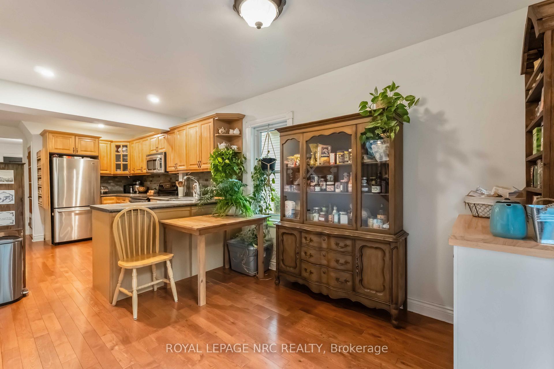 Photo 15 of 16 College Street, Pelham, Fonthill — HOMEH