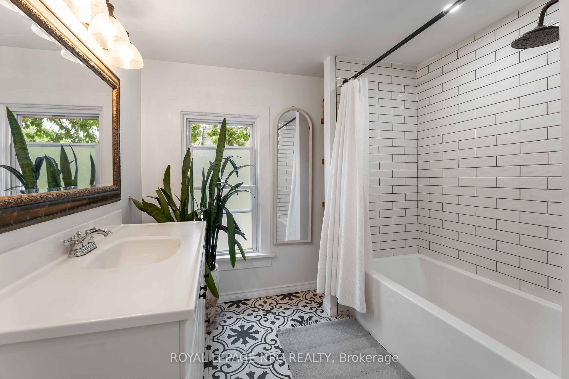 Photo 25 of 16 College Street, Pelham, Fonthill — HOMEH
