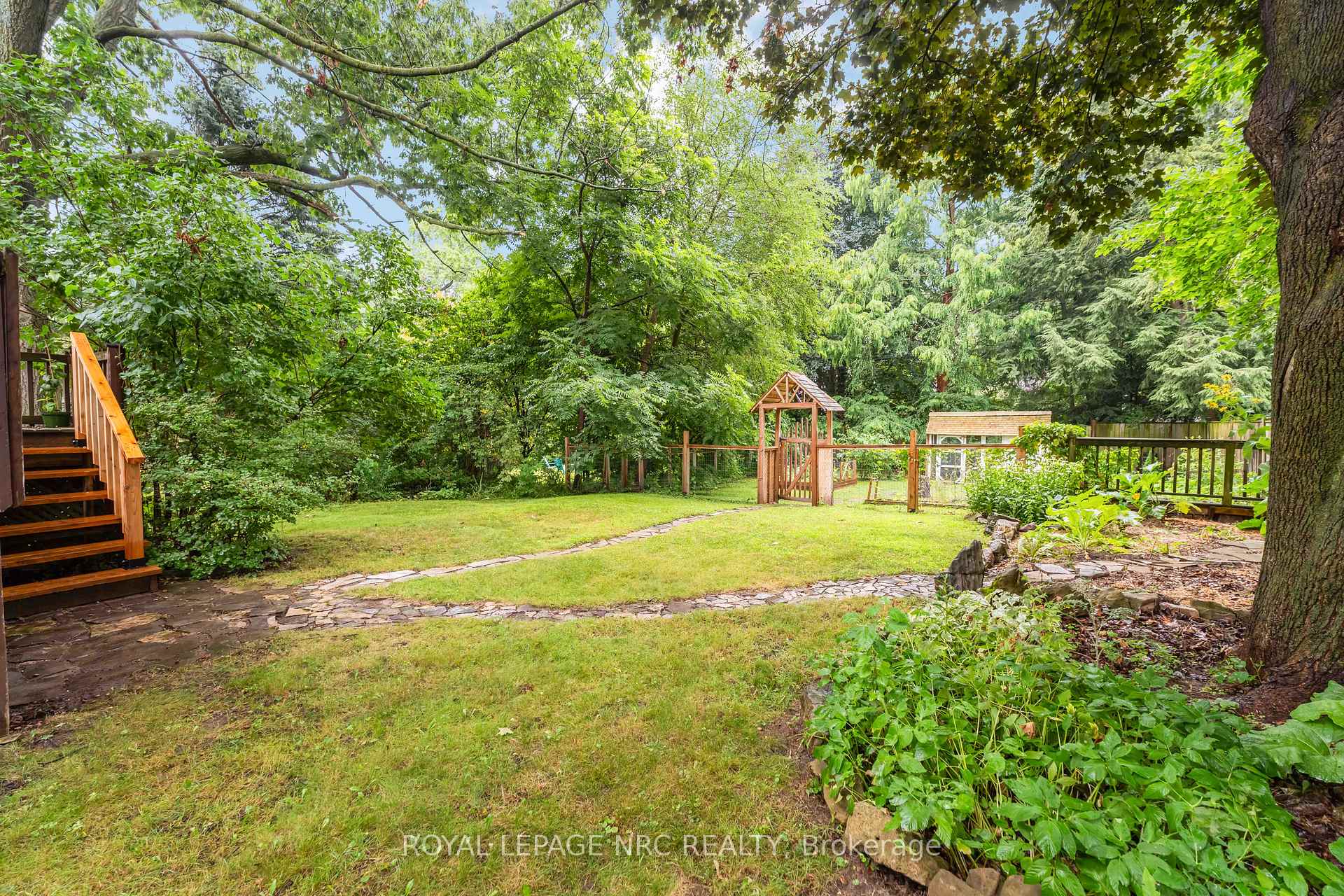 Photo 36 of 16 College Street, Pelham, Fonthill — HOMEH